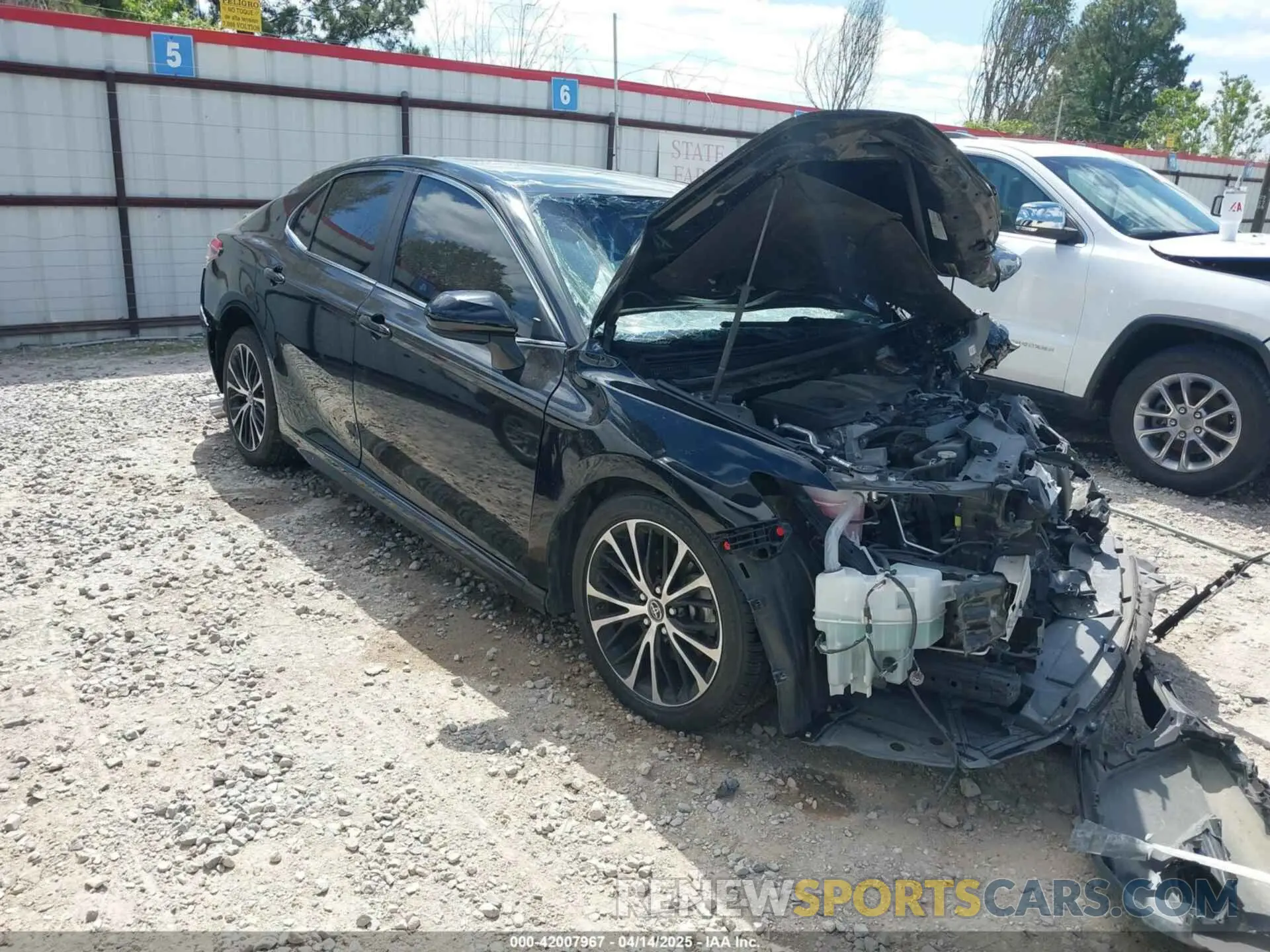 1 Photograph of a damaged car 4T1B11HK3KU706971 TOYOTA CAMRY 2019