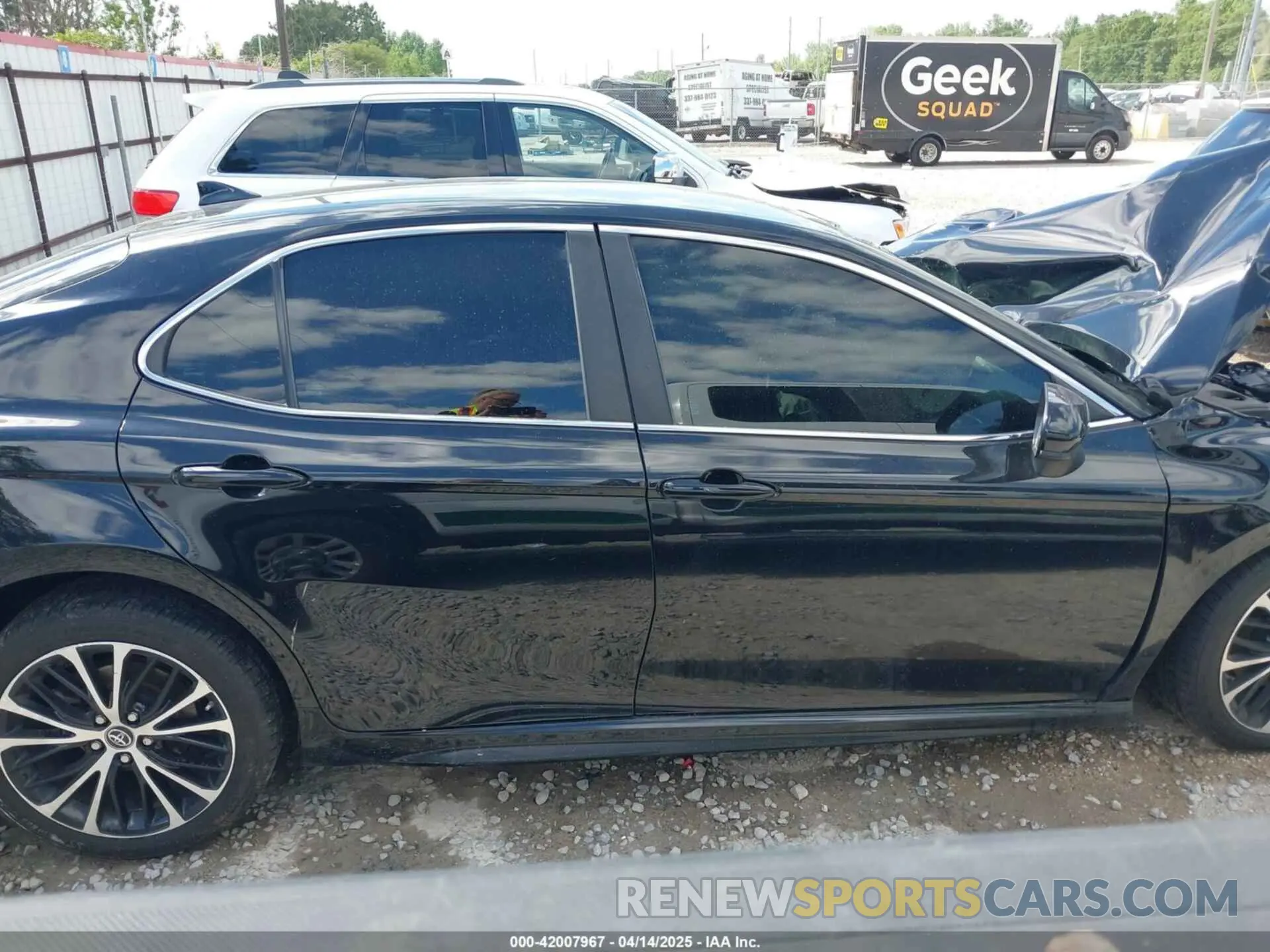 13 Photograph of a damaged car 4T1B11HK3KU706971 TOYOTA CAMRY 2019
