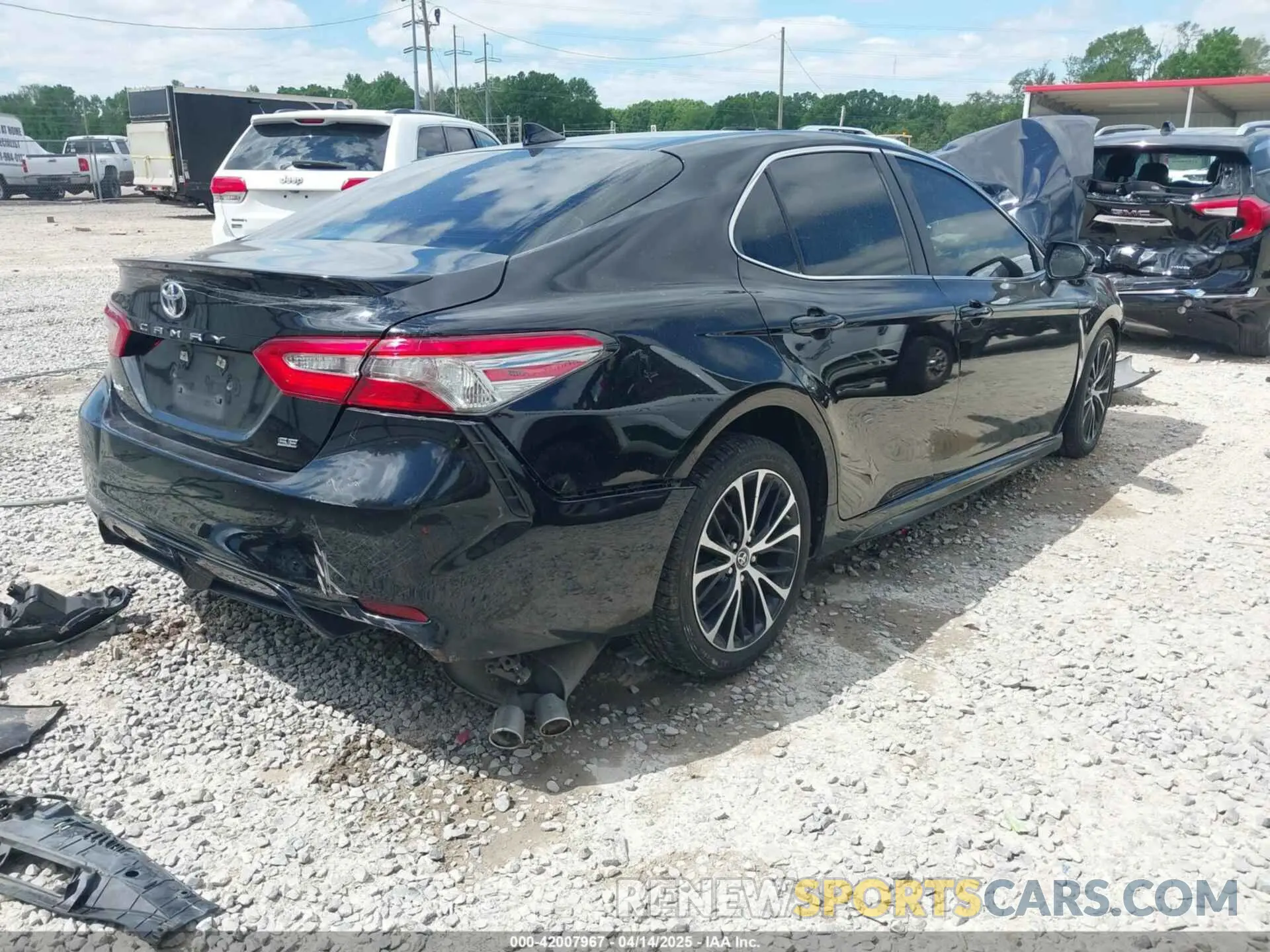 4 Photograph of a damaged car 4T1B11HK3KU706971 TOYOTA CAMRY 2019