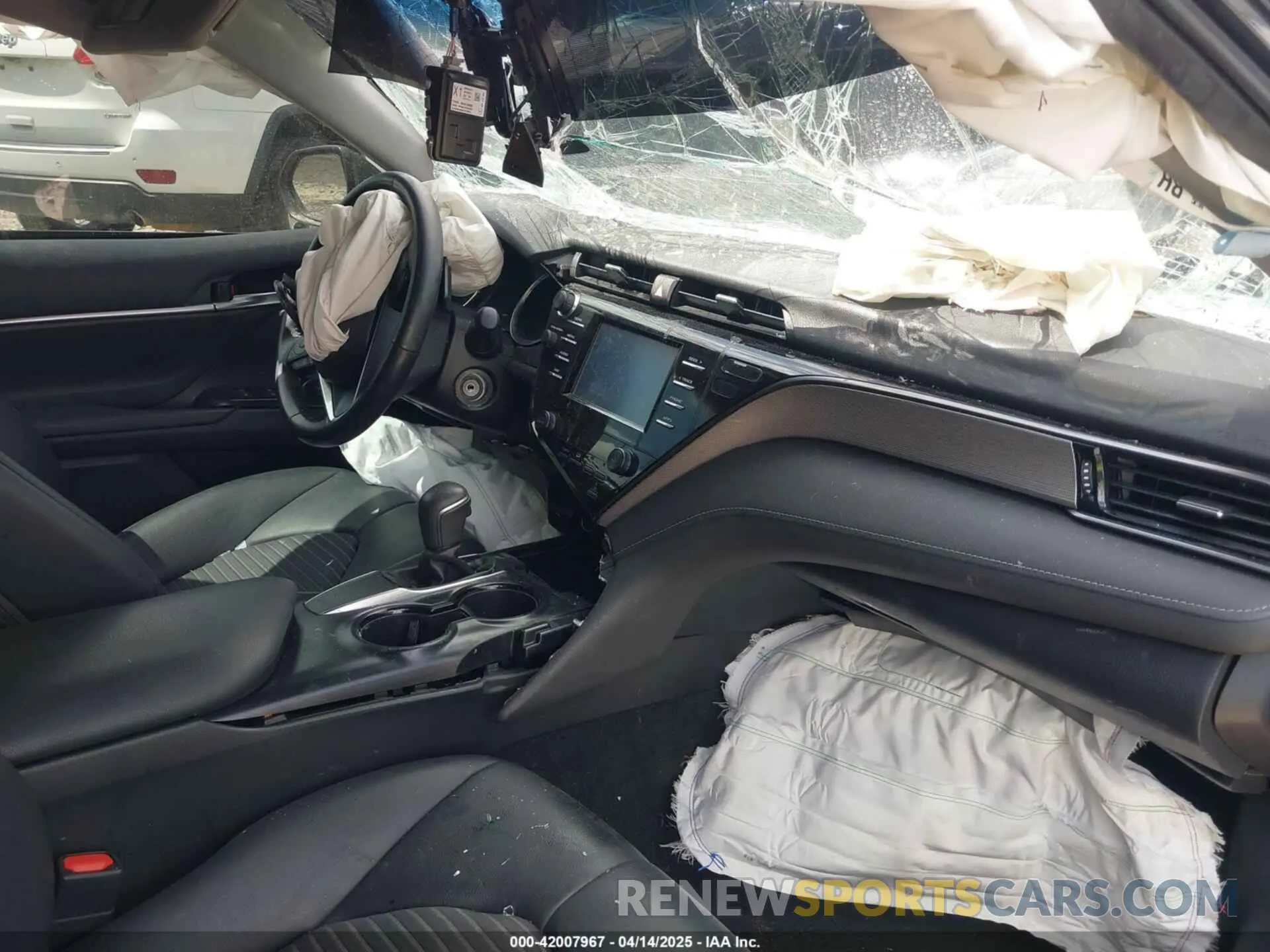 5 Photograph of a damaged car 4T1B11HK3KU706971 TOYOTA CAMRY 2019