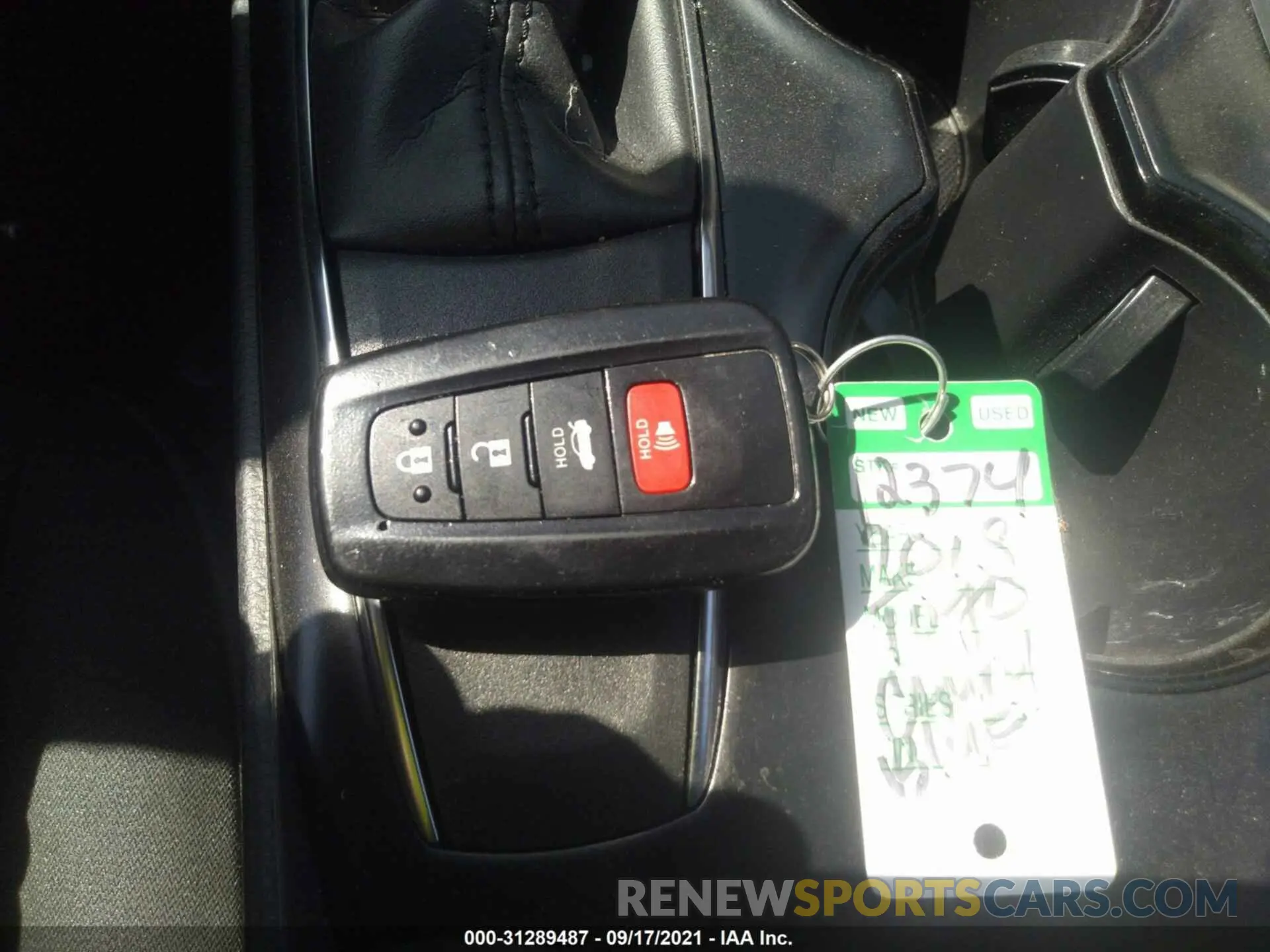 11 Photograph of a damaged car 4T1B11HK3KU709384 TOYOTA CAMRY 2019