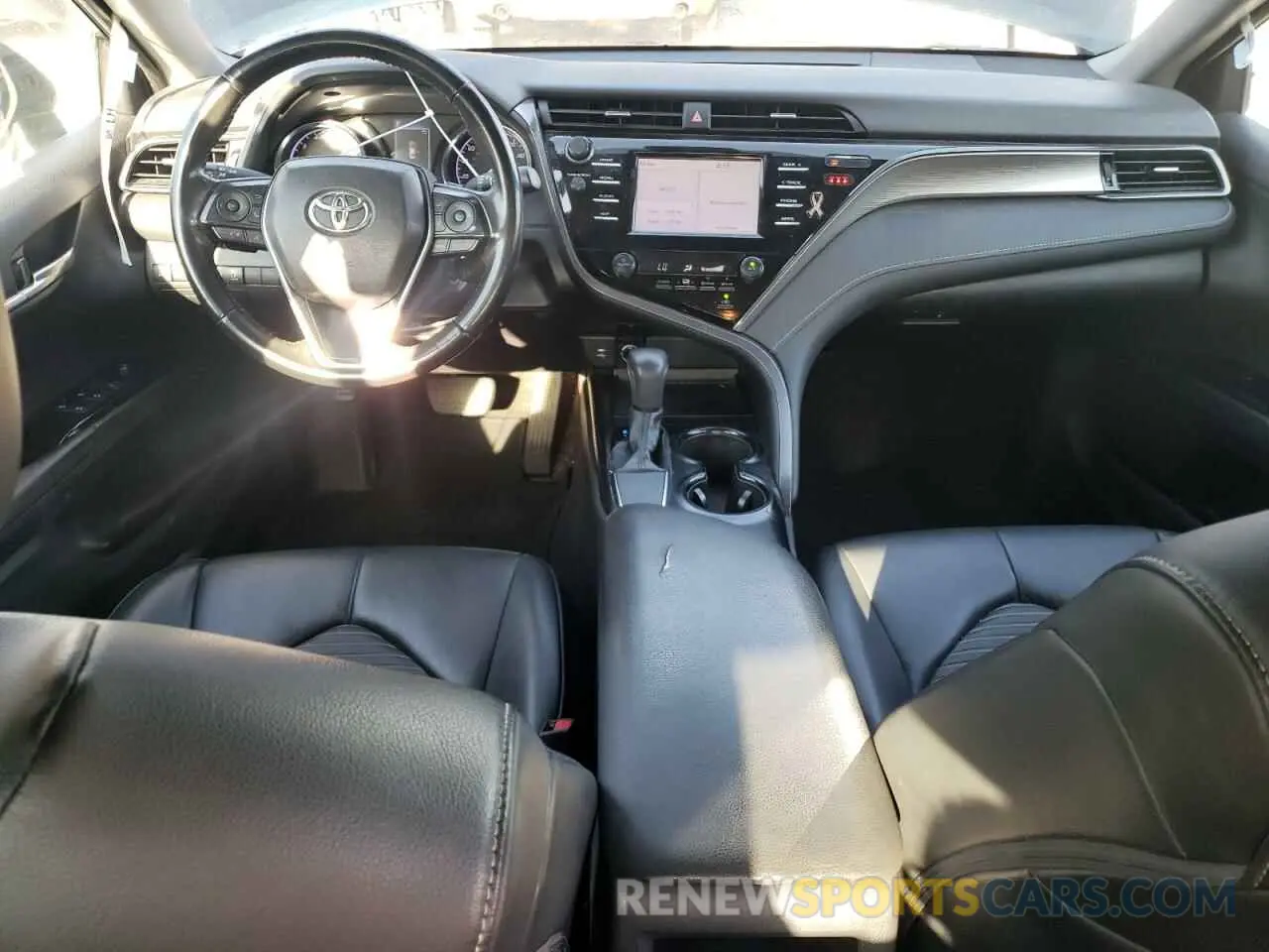 8 Photograph of a damaged car 4T1B11HK3KU711328 TOYOTA CAMRY 2019
