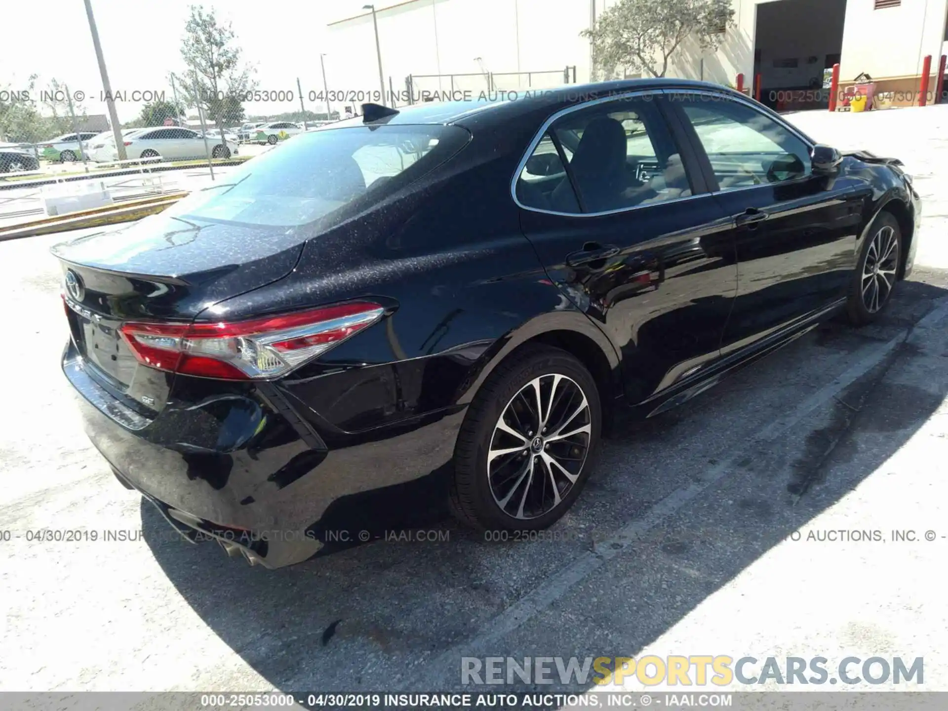 4 Photograph of a damaged car 4T1B11HK3KU716660 TOYOTA CAMRY 2019