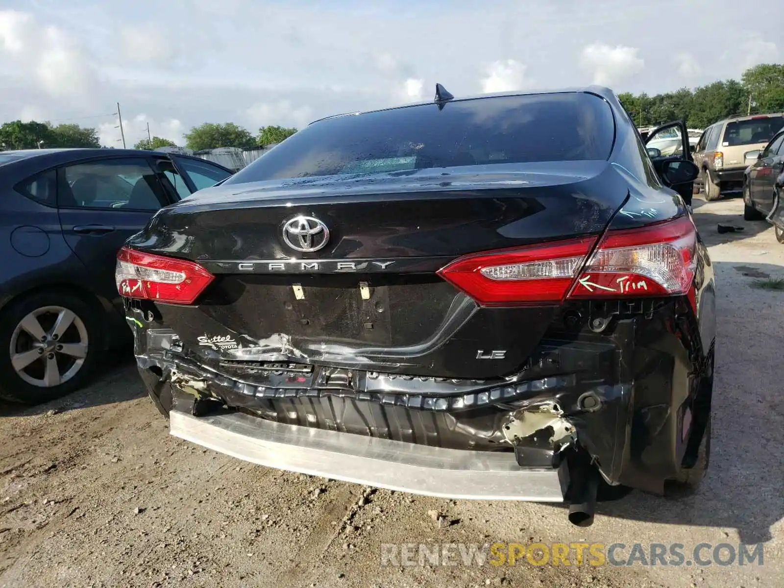 9 Photograph of a damaged car 4T1B11HK3KU716819 TOYOTA CAMRY 2019