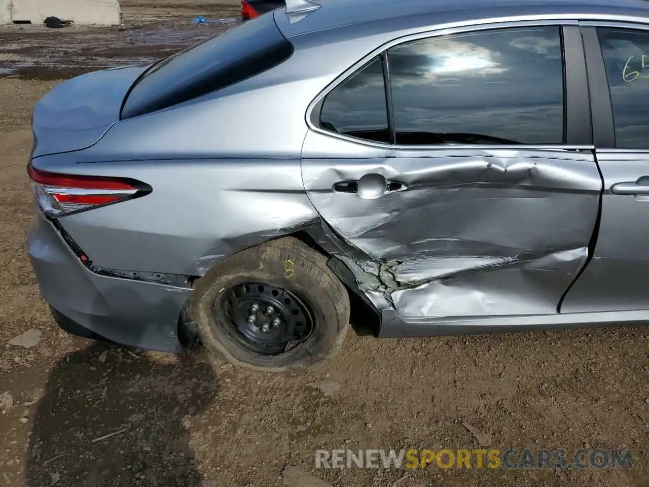 9 Photograph of a damaged car 4T1B11HK3KU720305 TOYOTA CAMRY 2019