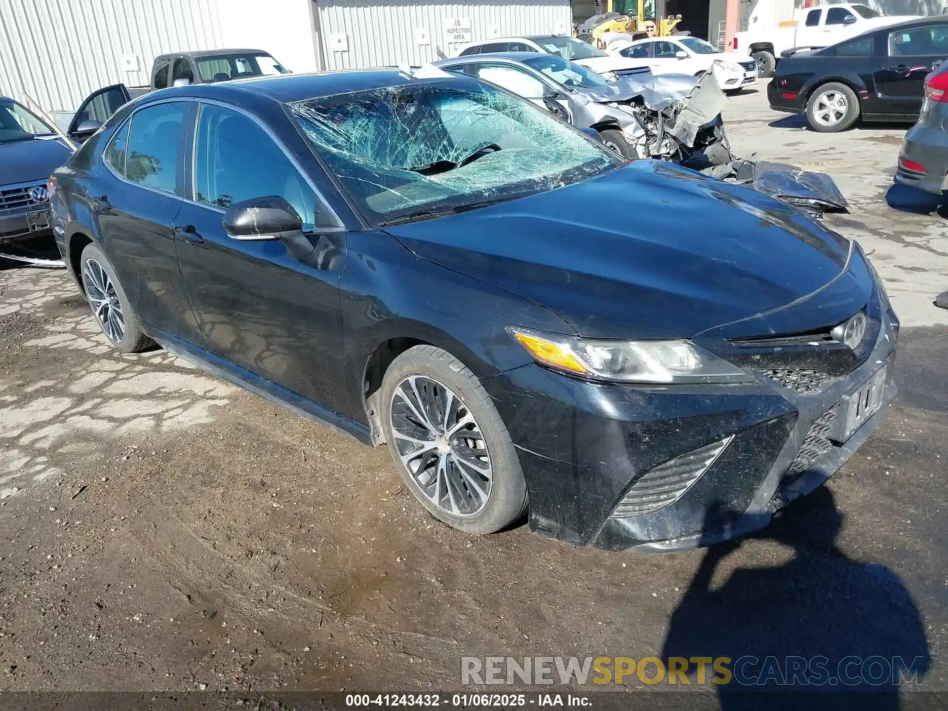 1 Photograph of a damaged car 4T1B11HK3KU723706 TOYOTA CAMRY 2019