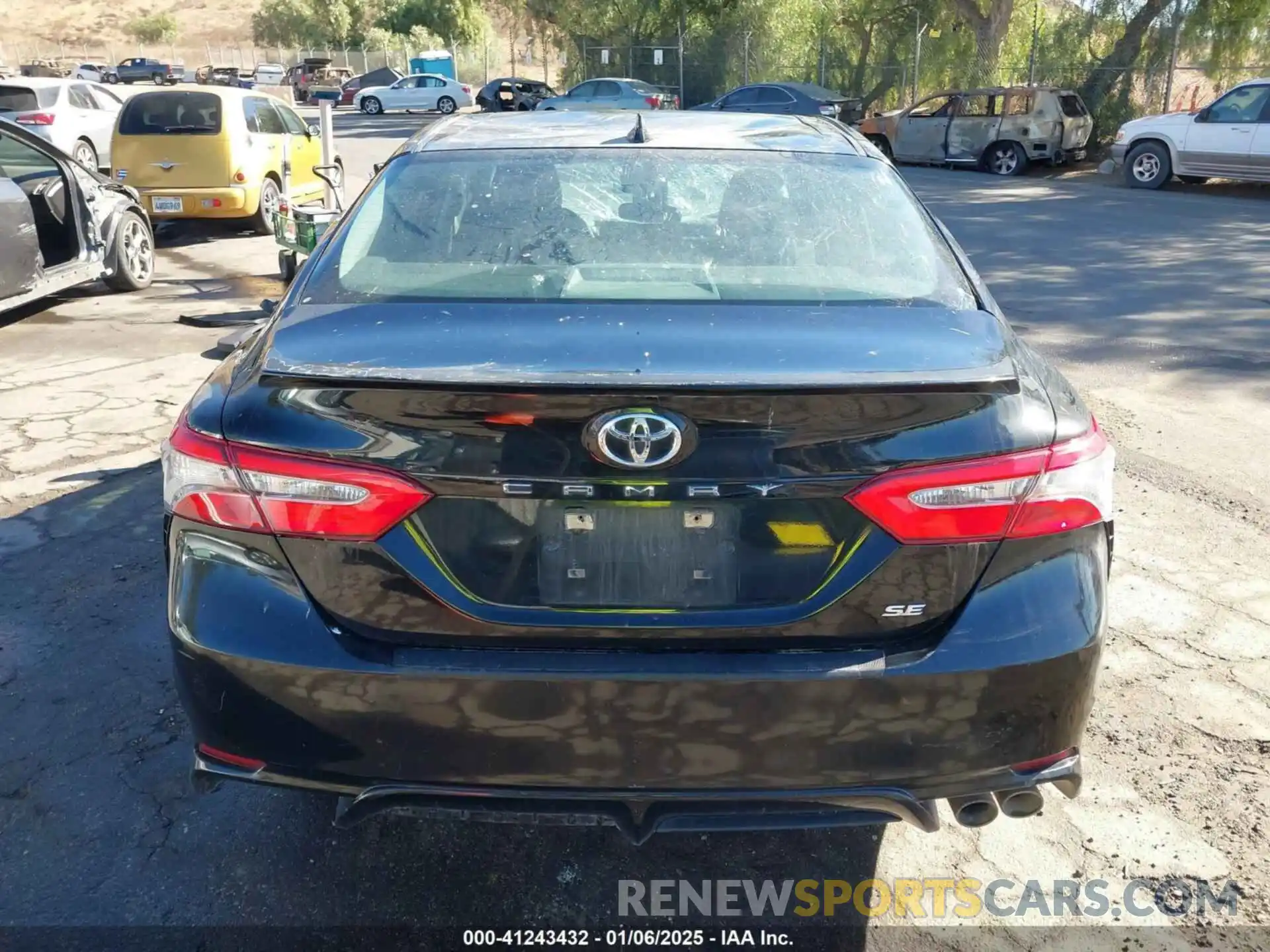 16 Photograph of a damaged car 4T1B11HK3KU723706 TOYOTA CAMRY 2019