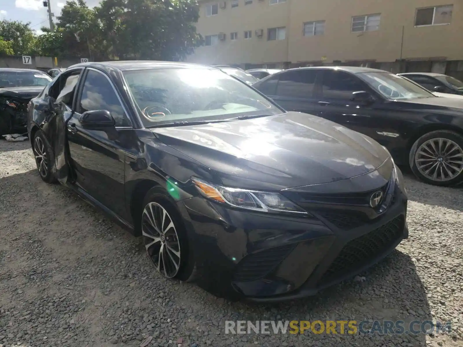 1 Photograph of a damaged car 4T1B11HK3KU726542 TOYOTA CAMRY 2019