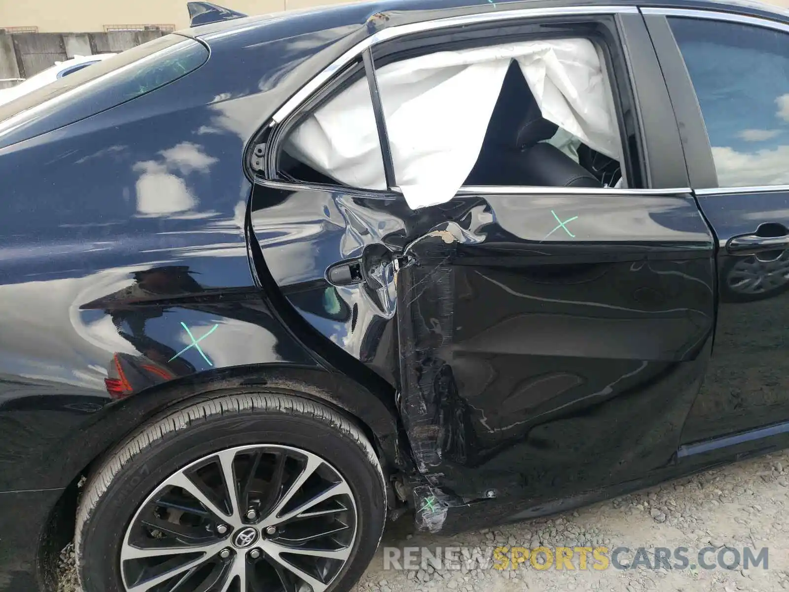 9 Photograph of a damaged car 4T1B11HK3KU726542 TOYOTA CAMRY 2019