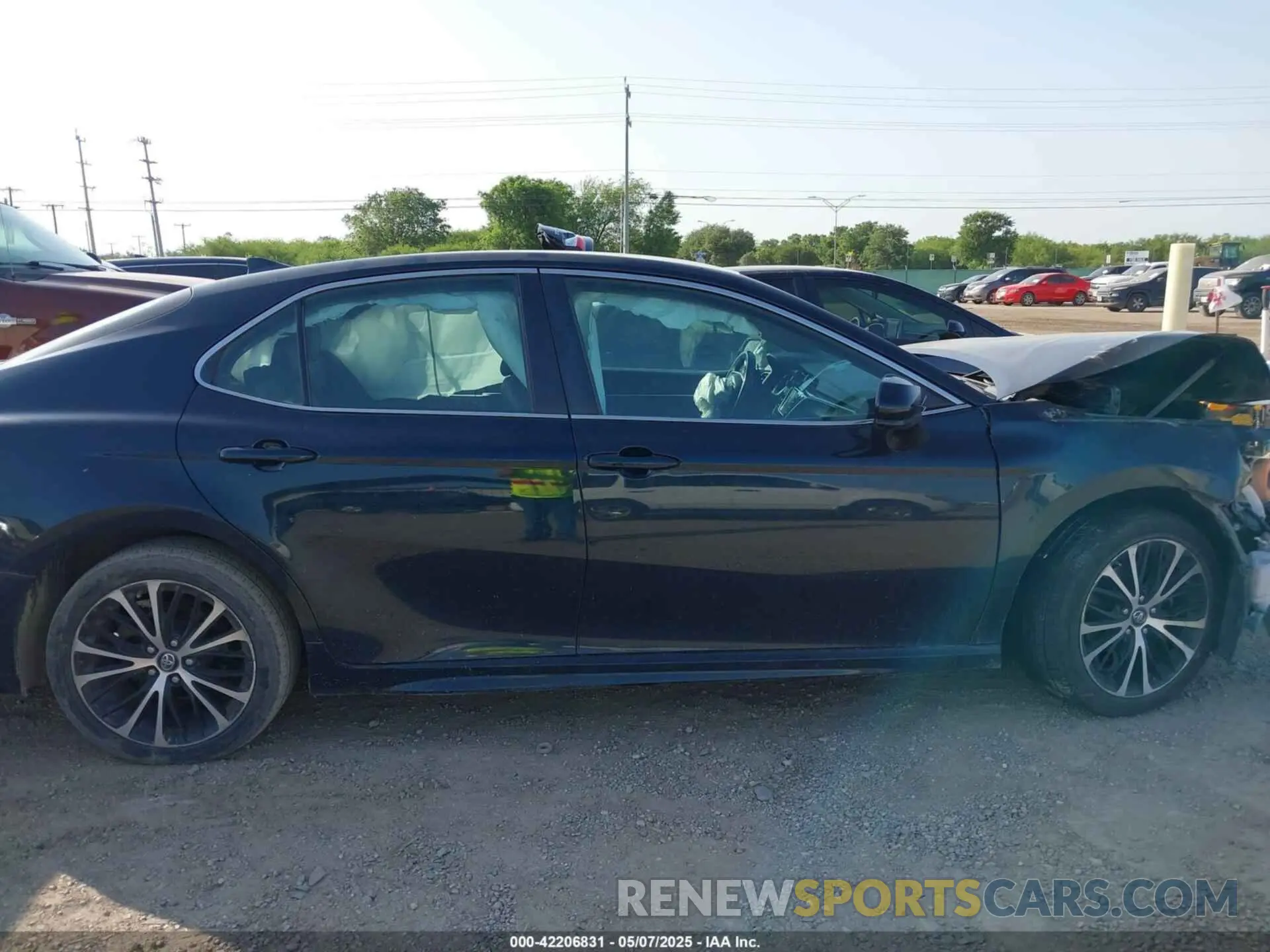 12 Photograph of a damaged car 4T1B11HK3KU729120 TOYOTA CAMRY 2019