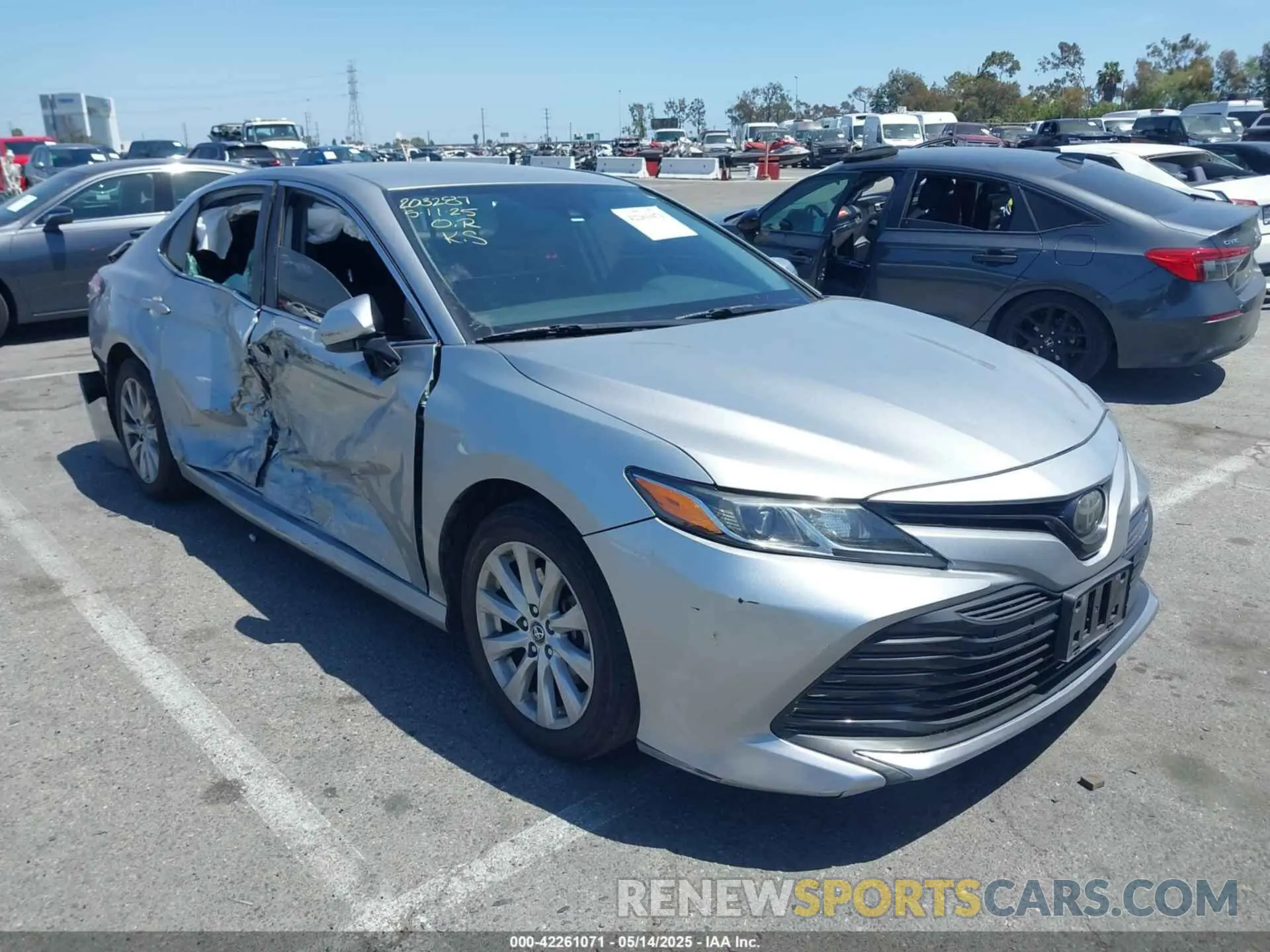 1 Photograph of a damaged car 4T1B11HK3KU729666 TOYOTA CAMRY 2019