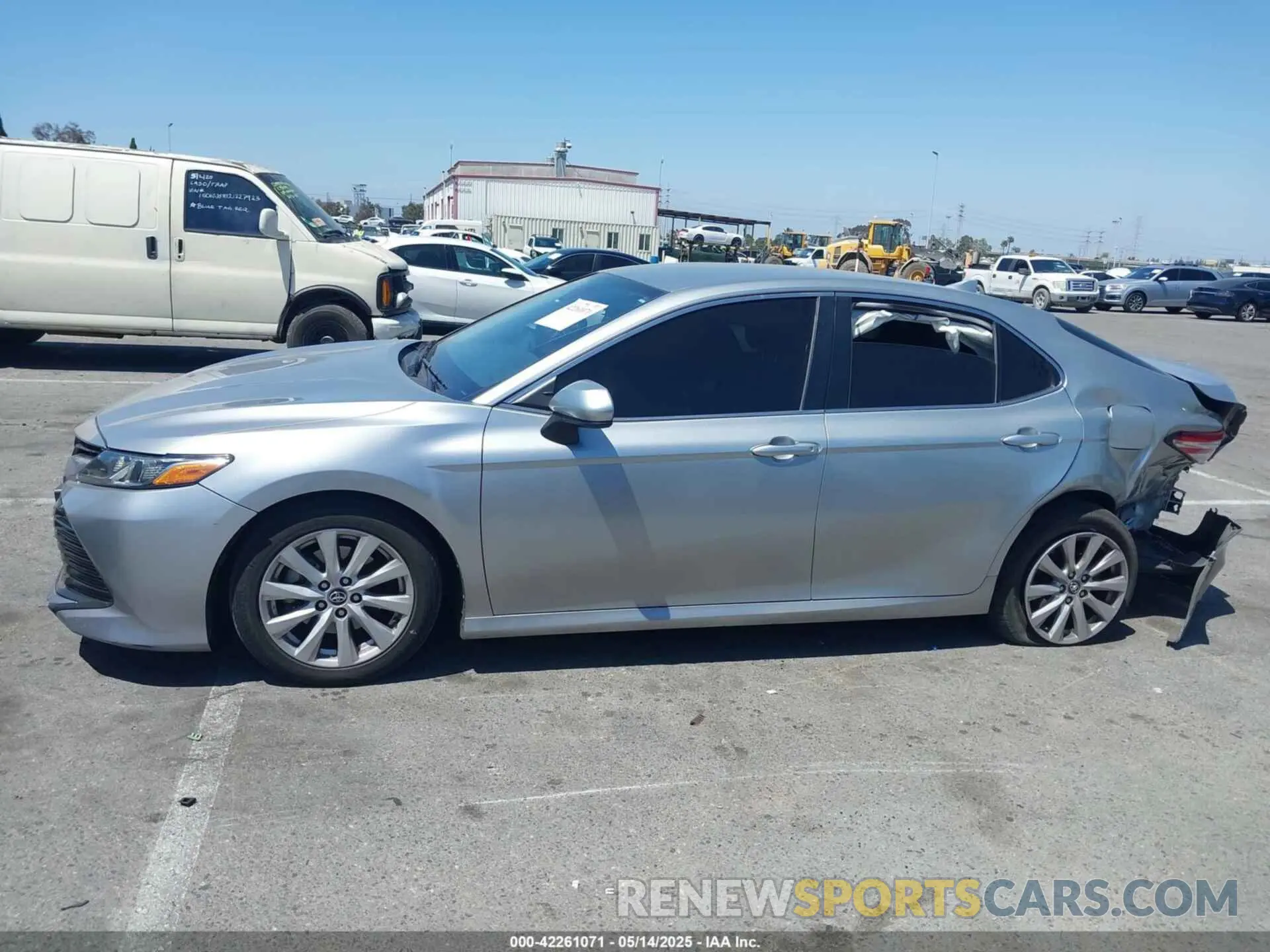 14 Photograph of a damaged car 4T1B11HK3KU729666 TOYOTA CAMRY 2019