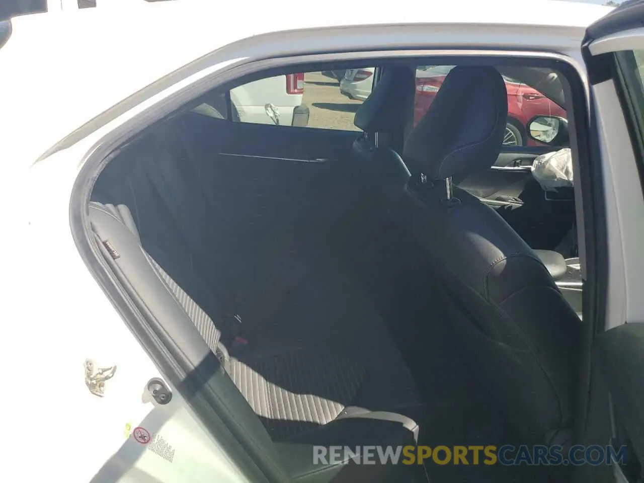 10 Photograph of a damaged car 4T1B11HK3KU730803 TOYOTA CAMRY 2019