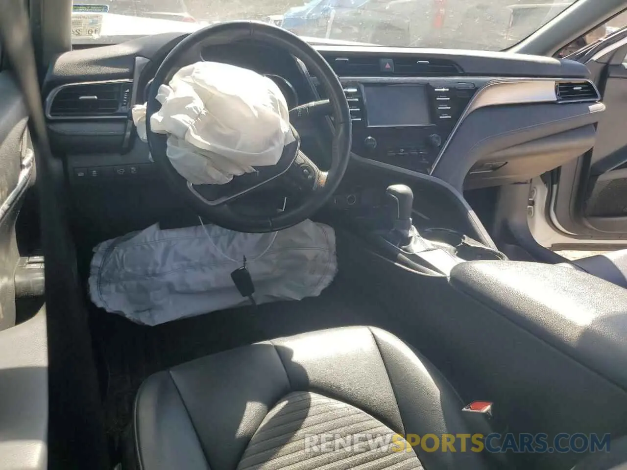 8 Photograph of a damaged car 4T1B11HK3KU730803 TOYOTA CAMRY 2019