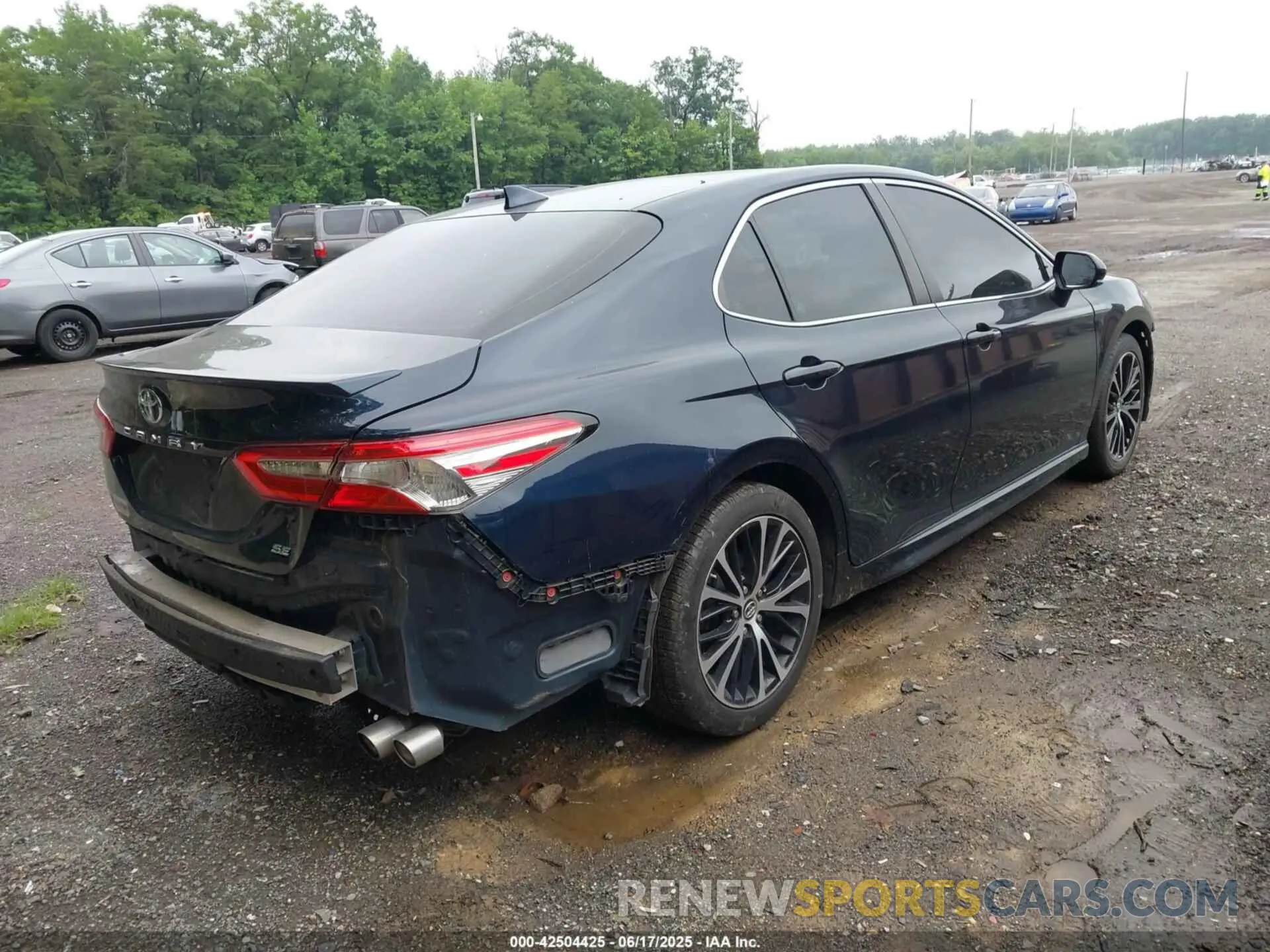 4 Photograph of a damaged car 4T1B11HK3KU730963 TOYOTA CAMRY 2019