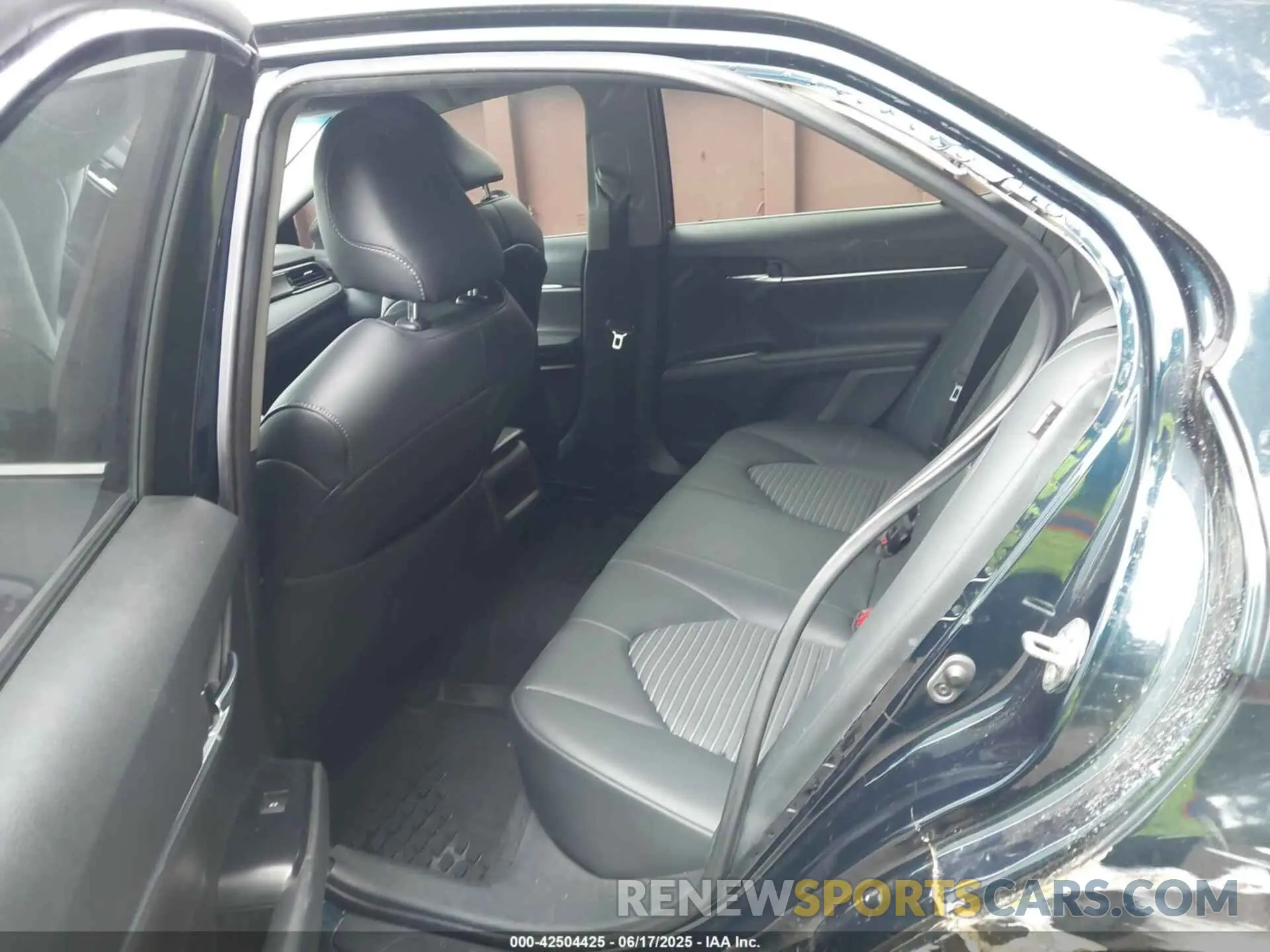 8 Photograph of a damaged car 4T1B11HK3KU730963 TOYOTA CAMRY 2019