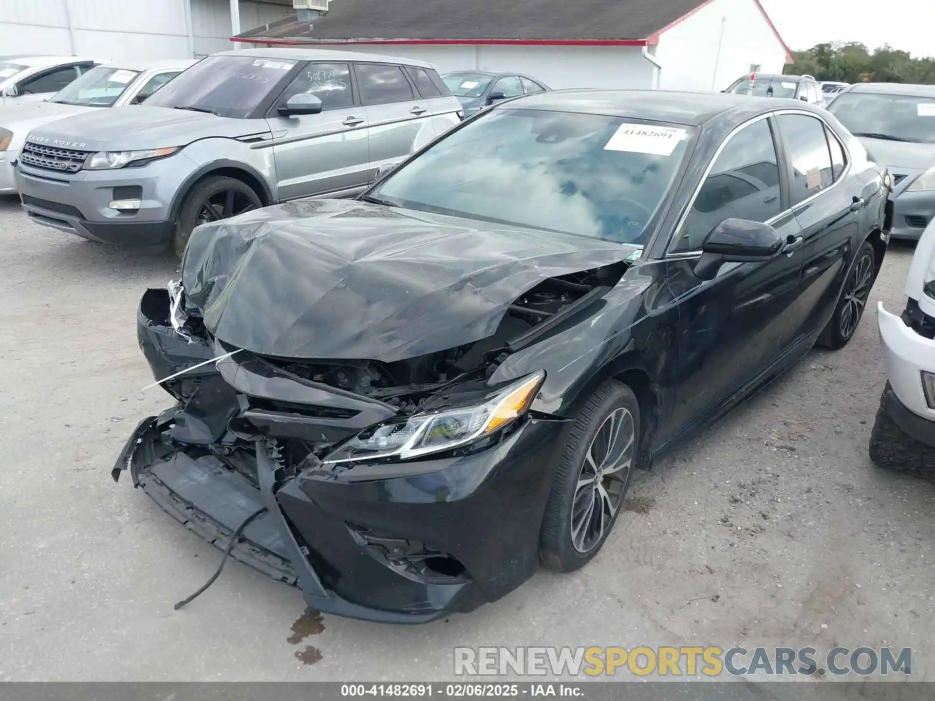 2 Photograph of a damaged car 4T1B11HK3KU735564 TOYOTA CAMRY 2019