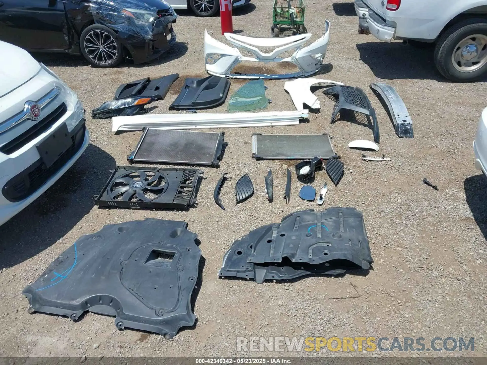 12 Photograph of a damaged car 4T1B11HK3KU736410 TOYOTA CAMRY 2019