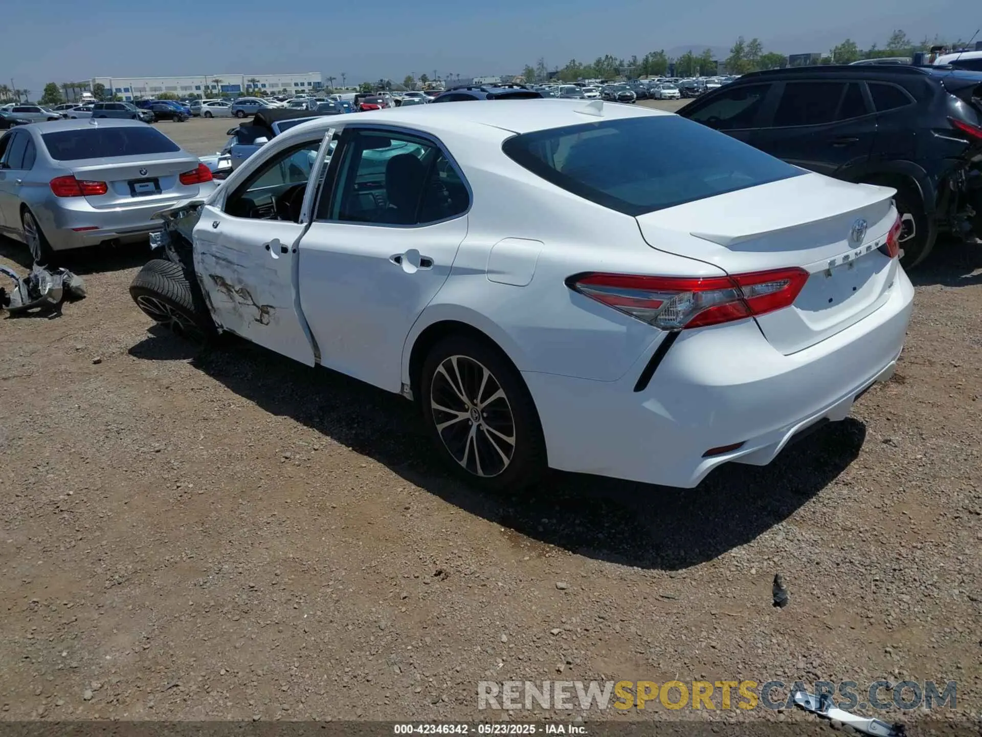 3 Photograph of a damaged car 4T1B11HK3KU736410 TOYOTA CAMRY 2019