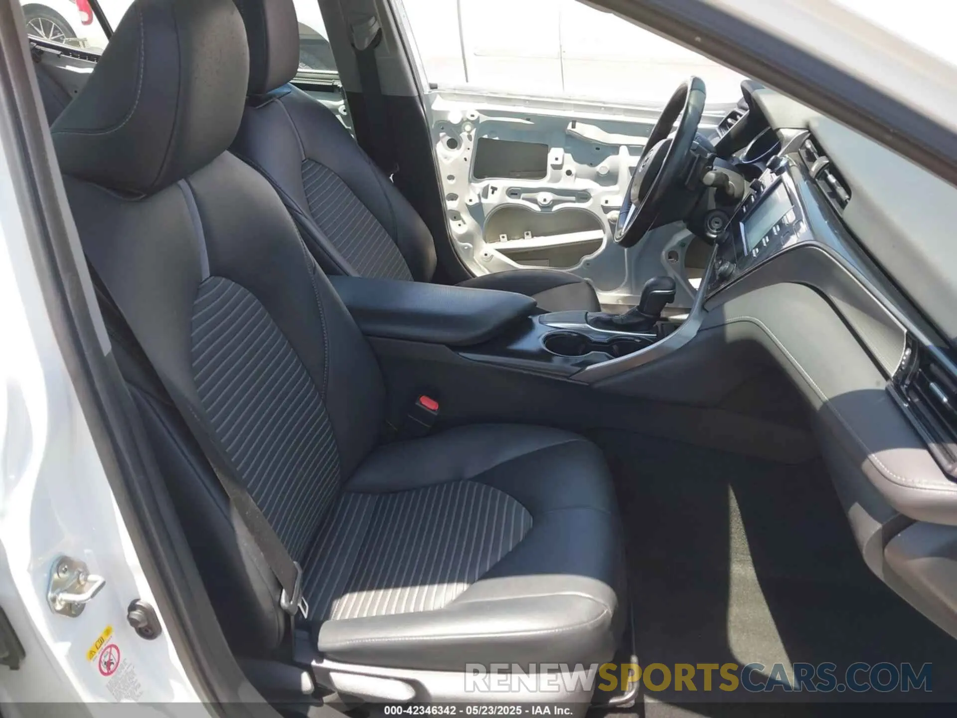 5 Photograph of a damaged car 4T1B11HK3KU736410 TOYOTA CAMRY 2019