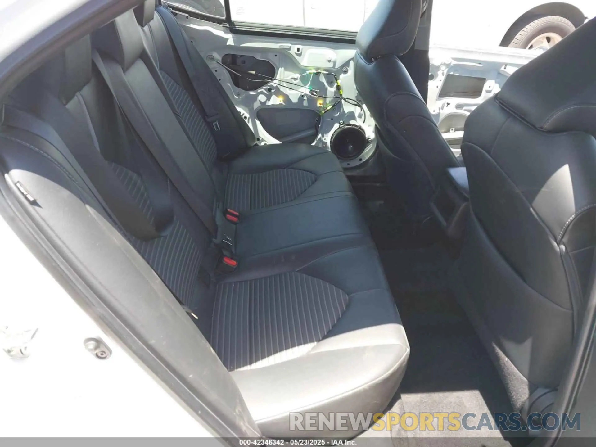 8 Photograph of a damaged car 4T1B11HK3KU736410 TOYOTA CAMRY 2019