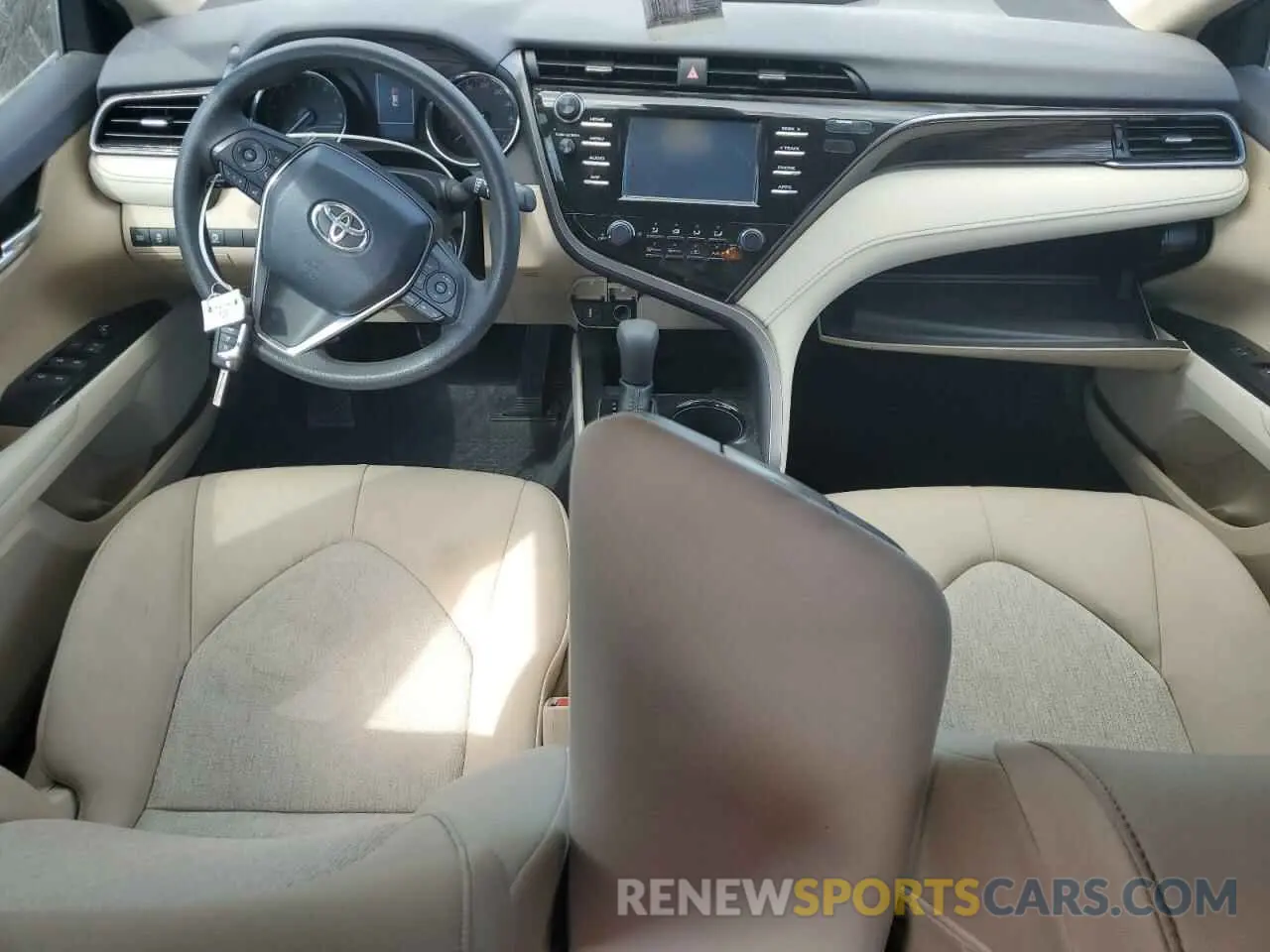 8 Photograph of a damaged car 4T1B11HK3KU736455 TOYOTA CAMRY 2019