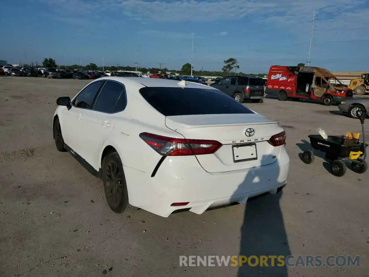 3 Photograph of a damaged car 4T1B11HK3KU736715 TOYOTA CAMRY 2019