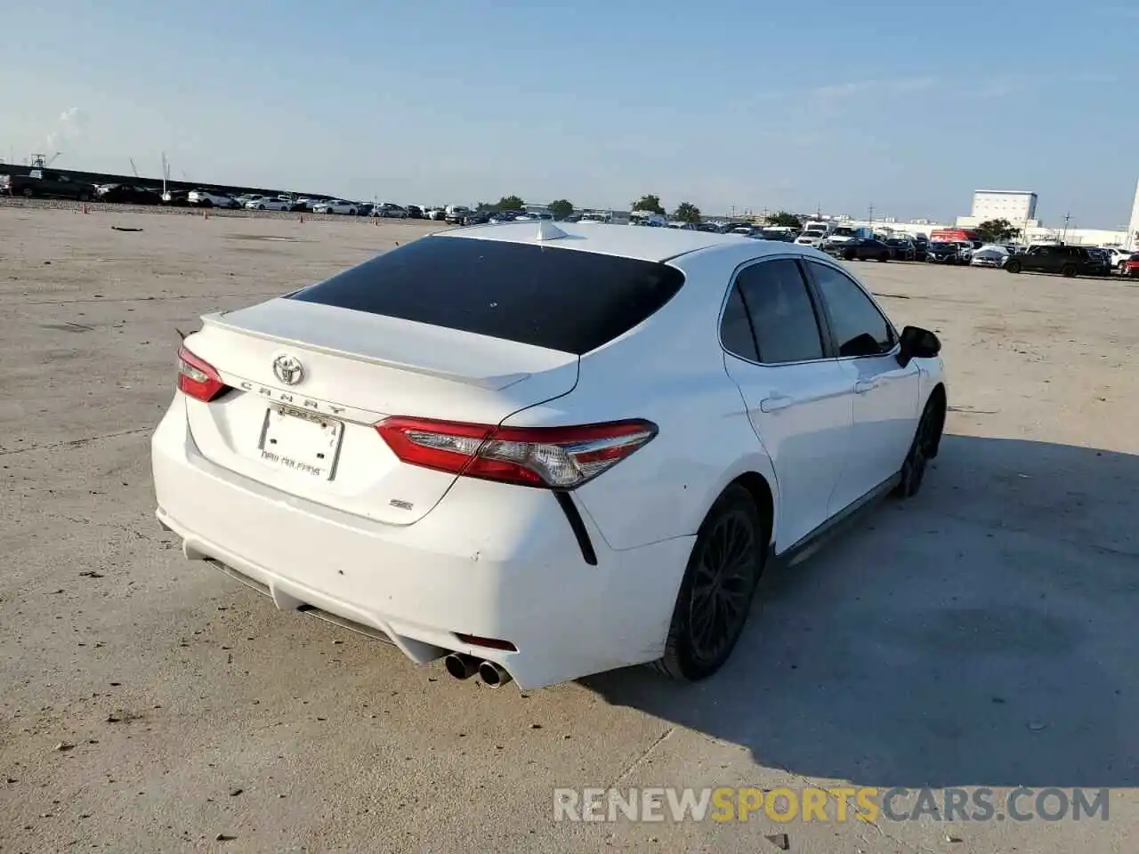 4 Photograph of a damaged car 4T1B11HK3KU736715 TOYOTA CAMRY 2019