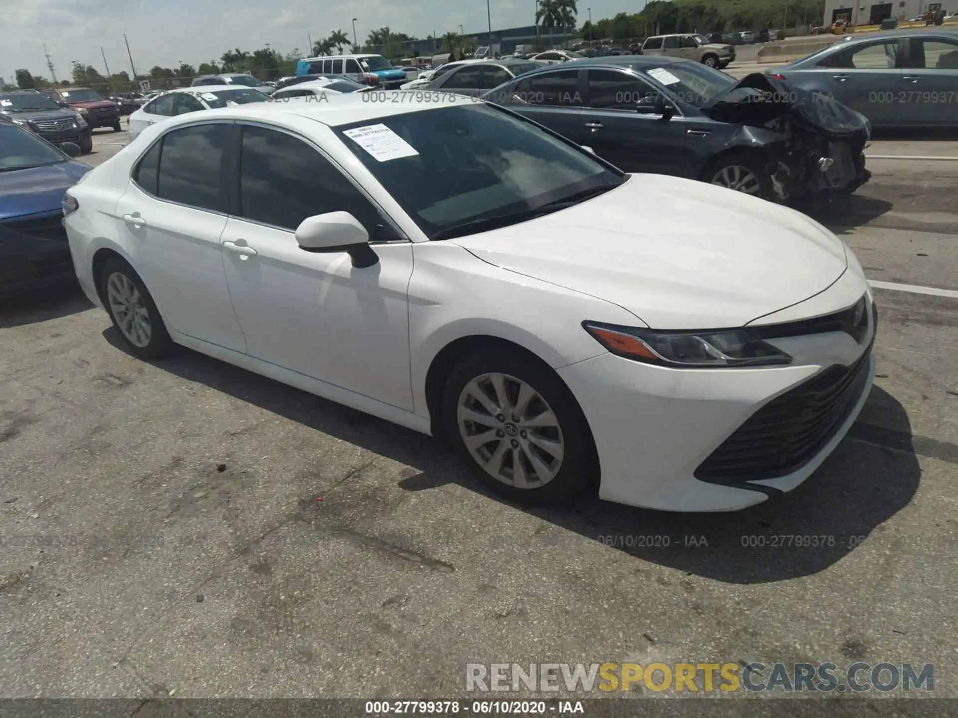 1 Photograph of a damaged car 4T1B11HK3KU747083 TOYOTA CAMRY 2019