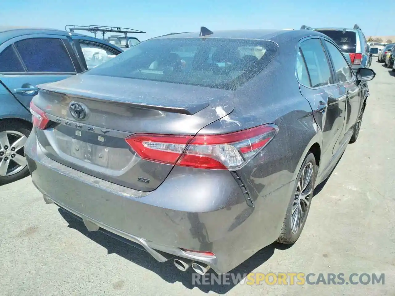 4 Photograph of a damaged car 4T1B11HK3KU750498 TOYOTA CAMRY 2019