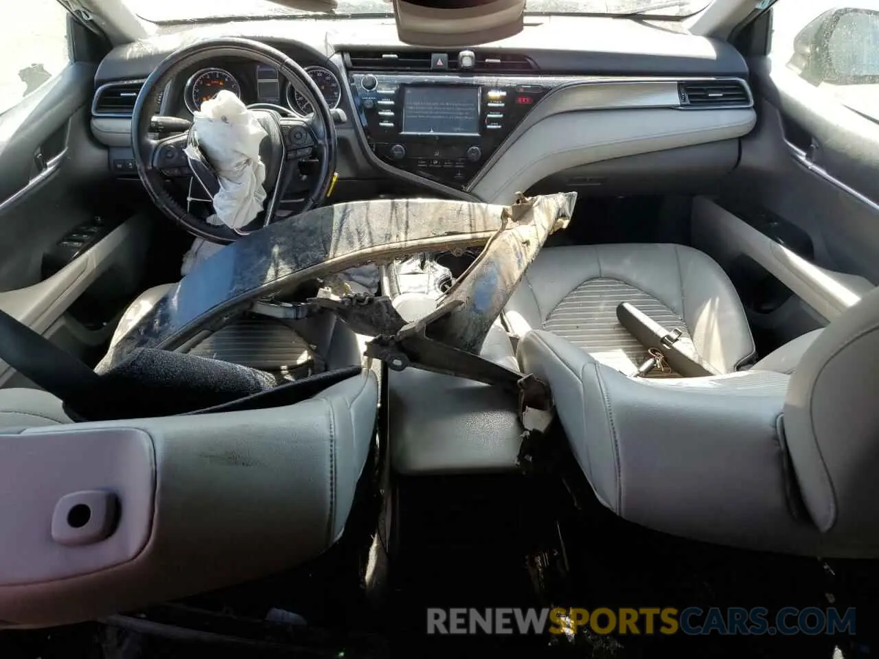 8 Photograph of a damaged car 4T1B11HK3KU754521 TOYOTA CAMRY 2019