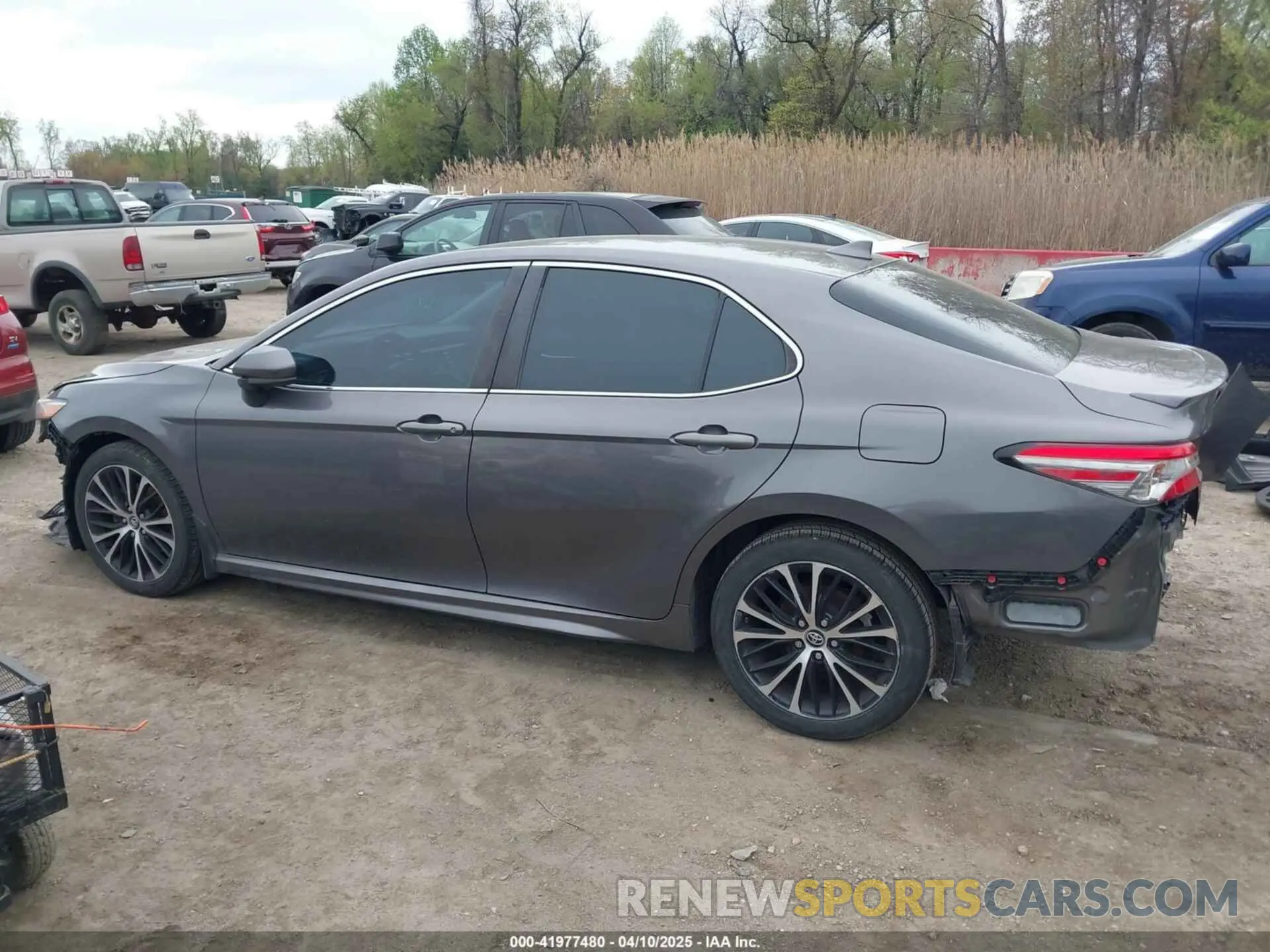 15 Photograph of a damaged car 4T1B11HK3KU755068 TOYOTA CAMRY 2019
