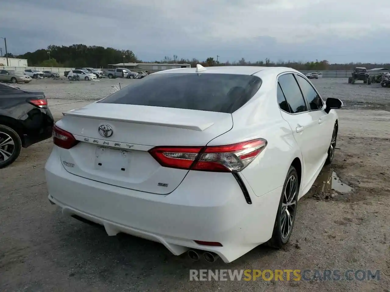 4 Photograph of a damaged car 4T1B11HK3KU758455 TOYOTA CAMRY 2019