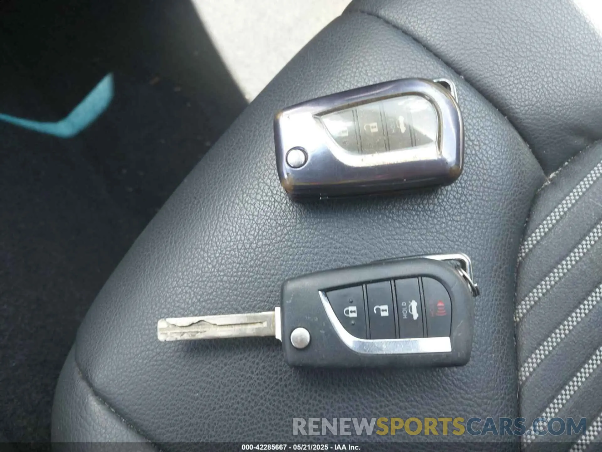 11 Photograph of a damaged car 4T1B11HK3KU760643 TOYOTA CAMRY 2019