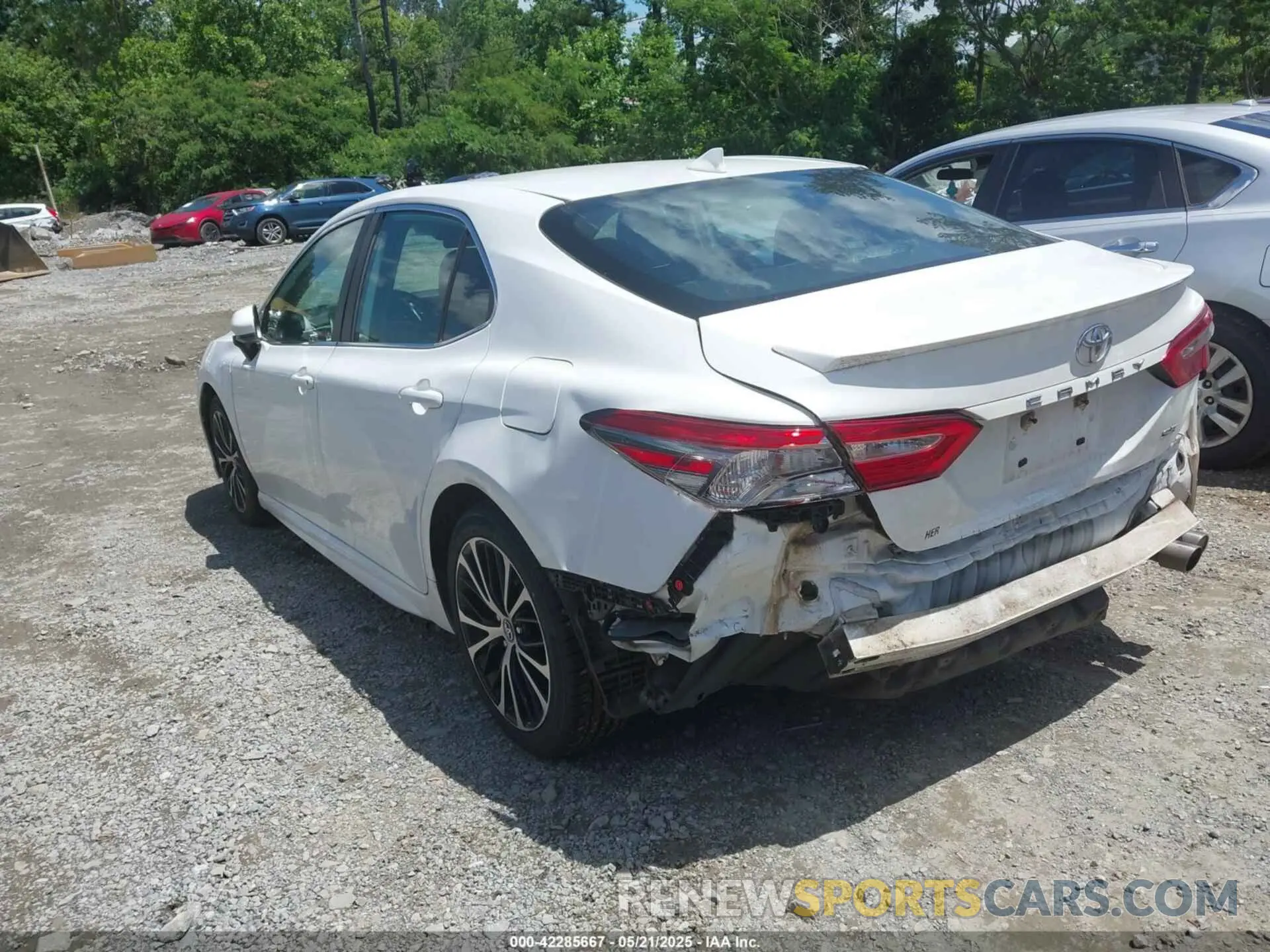 3 Photograph of a damaged car 4T1B11HK3KU760643 TOYOTA CAMRY 2019