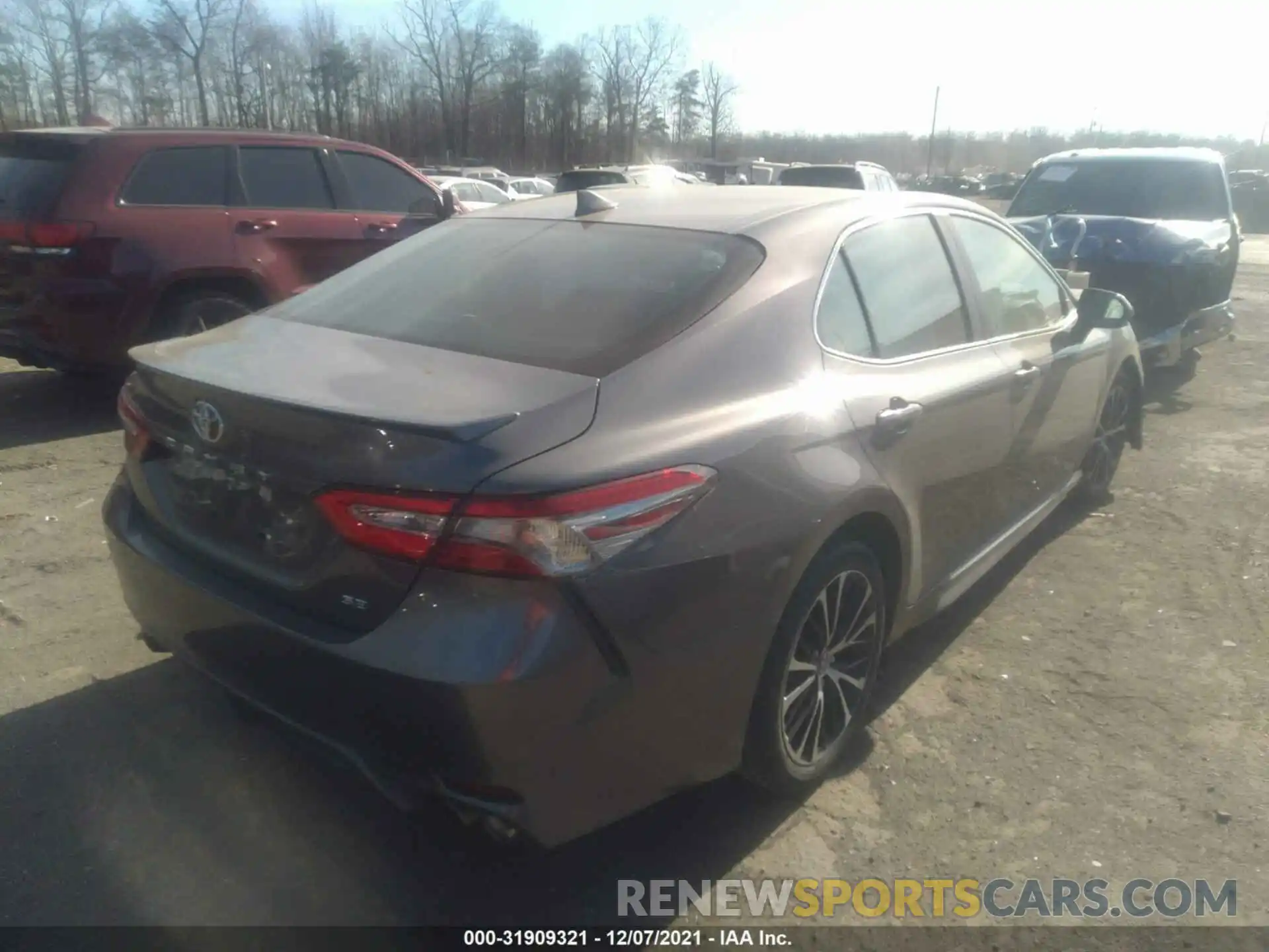 4 Photograph of a damaged car 4T1B11HK3KU762506 TOYOTA CAMRY 2019