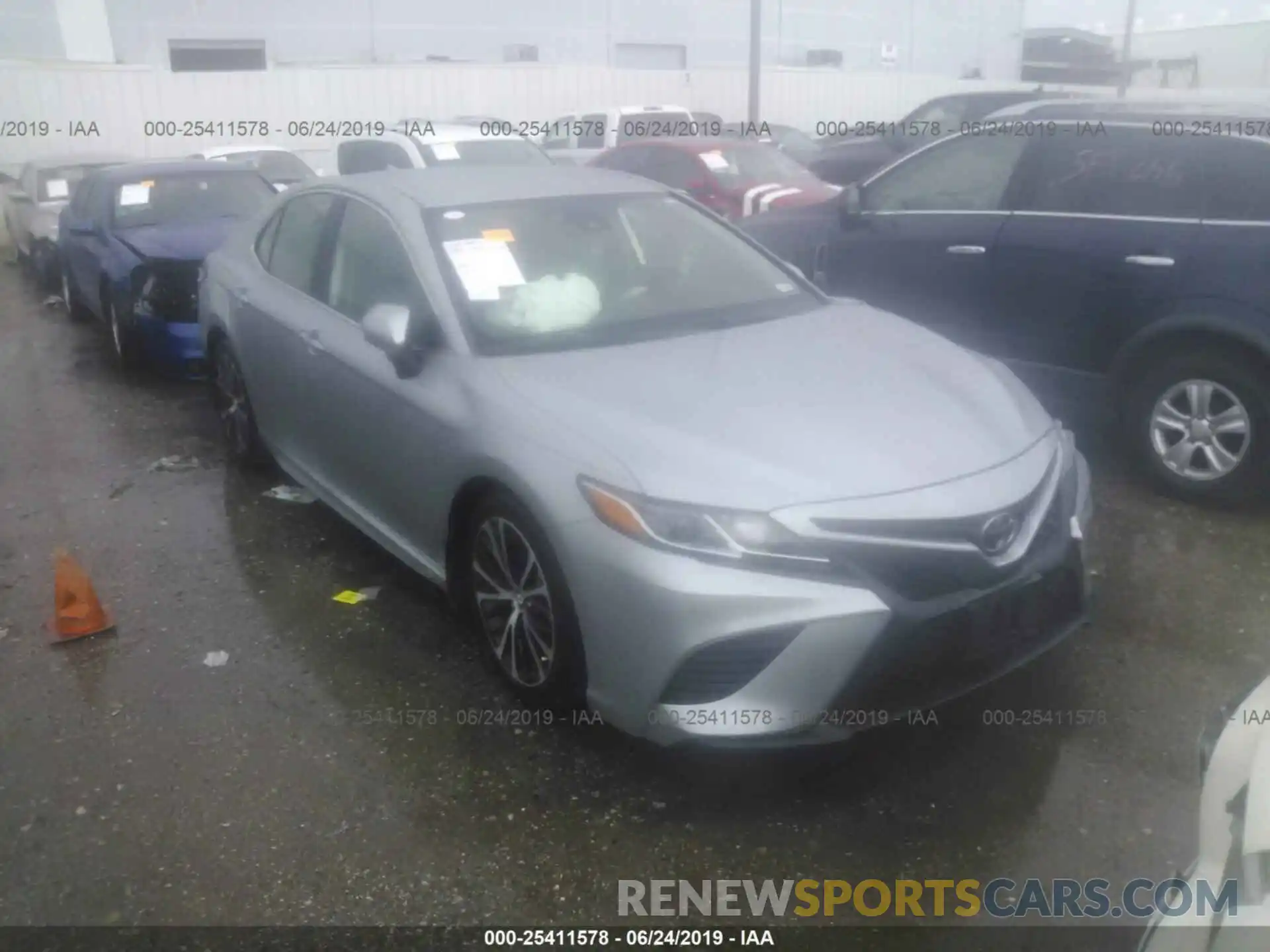 1 Photograph of a damaged car 4T1B11HK3KU764062 TOYOTA CAMRY 2019