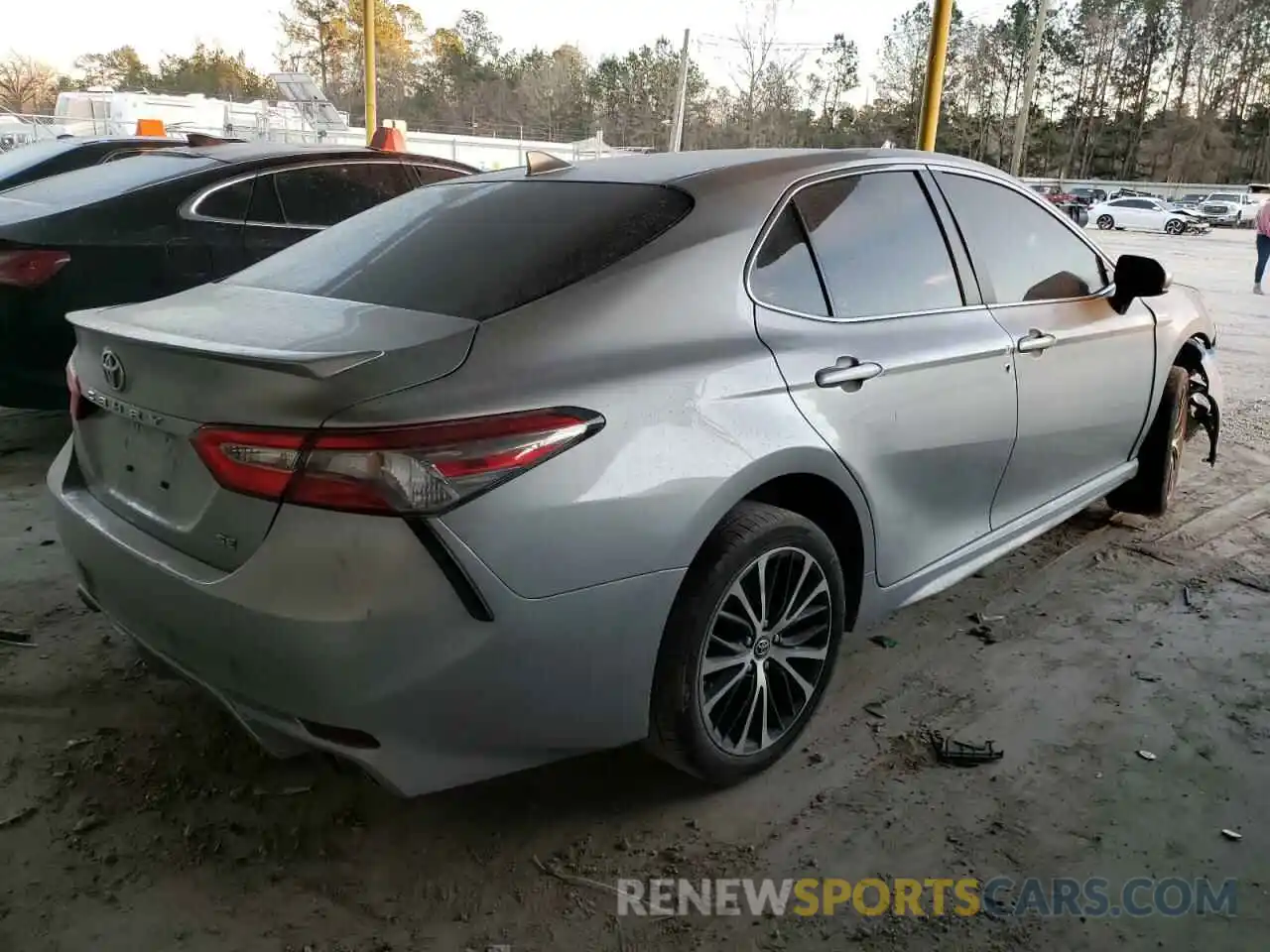 4 Photograph of a damaged car 4T1B11HK3KU765812 TOYOTA CAMRY 2019