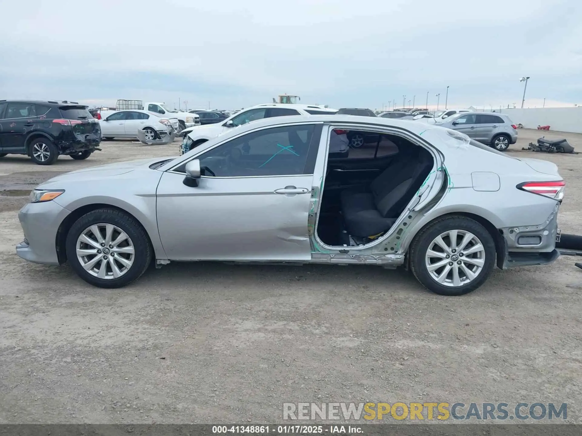 15 Photograph of a damaged car 4T1B11HK3KU769178 TOYOTA CAMRY 2019