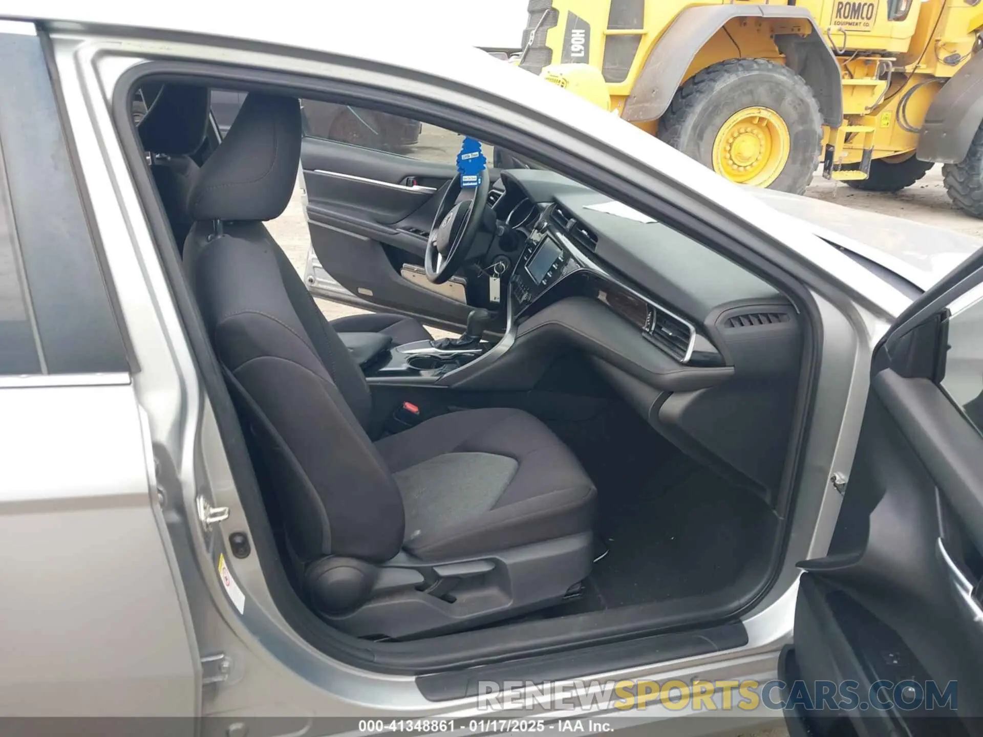 5 Photograph of a damaged car 4T1B11HK3KU769178 TOYOTA CAMRY 2019