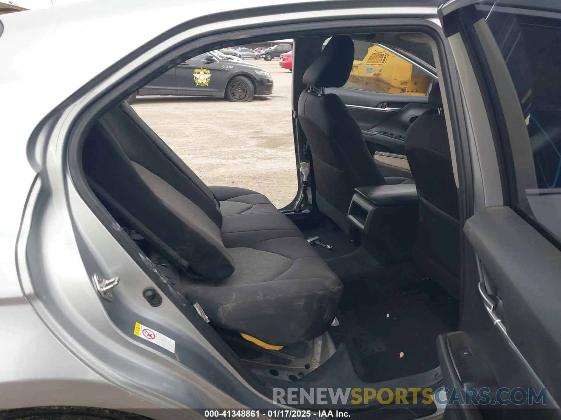8 Photograph of a damaged car 4T1B11HK3KU769178 TOYOTA CAMRY 2019