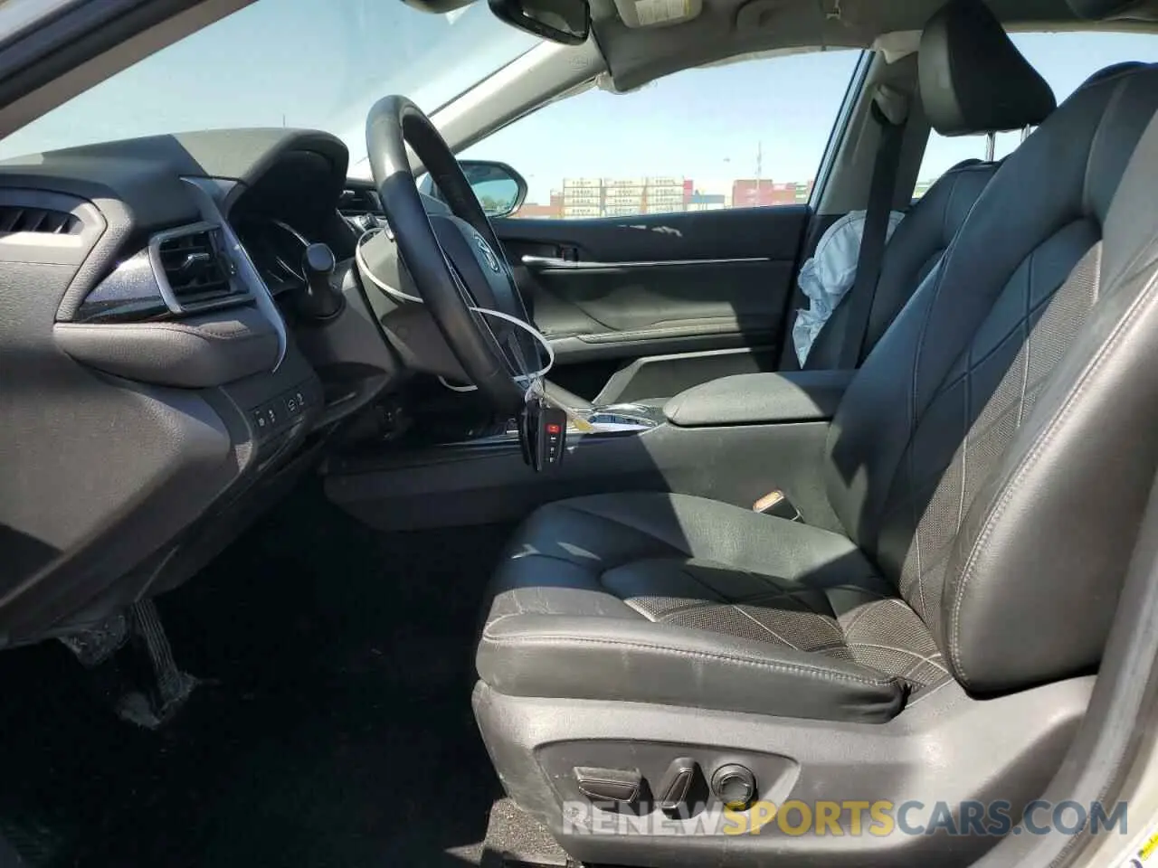 7 Photograph of a damaged car 4T1B11HK3KU770914 TOYOTA CAMRY 2019