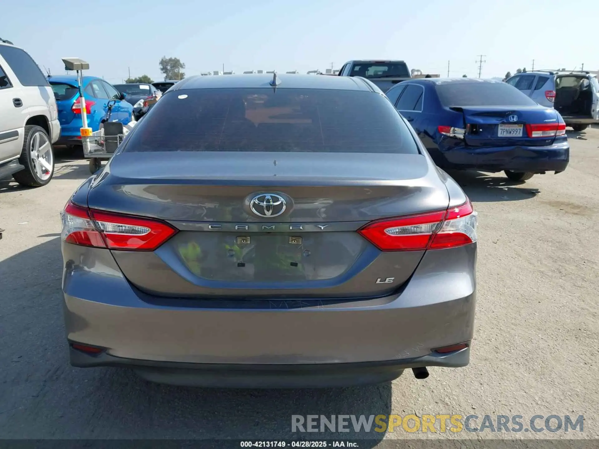 17 Photograph of a damaged car 4T1B11HK3KU776759 TOYOTA CAMRY 2019