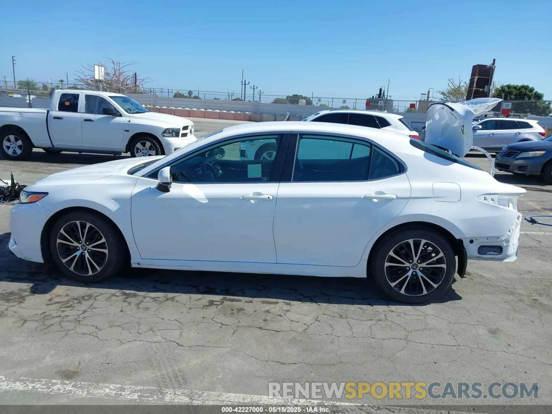 15 Photograph of a damaged car 4T1B11HK3KU777054 TOYOTA CAMRY 2019
