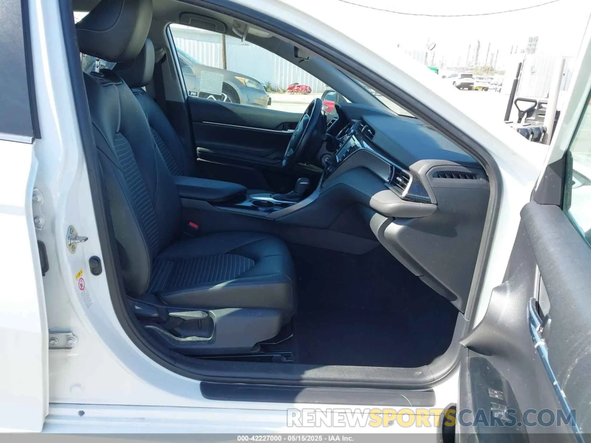 5 Photograph of a damaged car 4T1B11HK3KU777054 TOYOTA CAMRY 2019