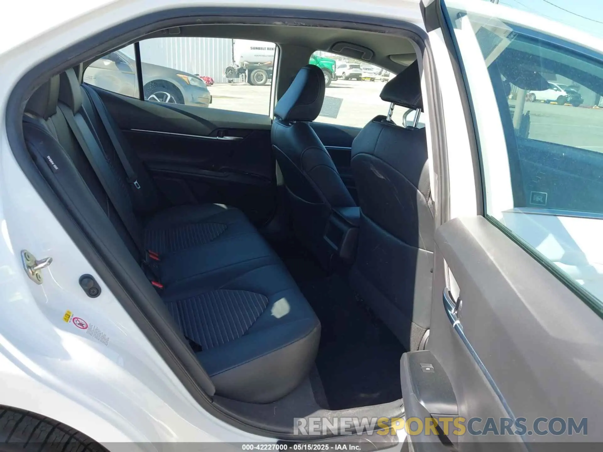8 Photograph of a damaged car 4T1B11HK3KU777054 TOYOTA CAMRY 2019