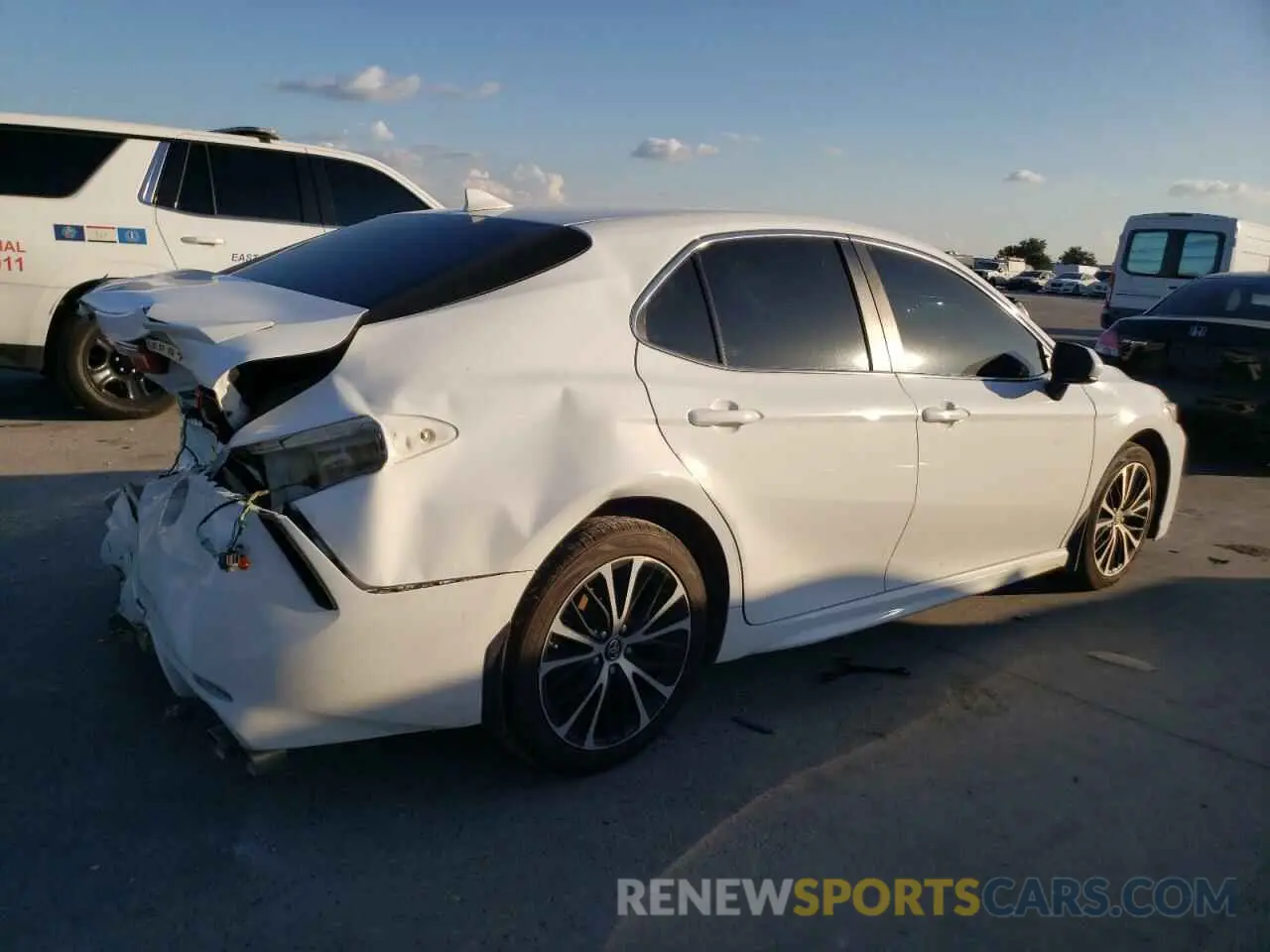 3 Photograph of a damaged car 4T1B11HK3KU780228 TOYOTA CAMRY 2019