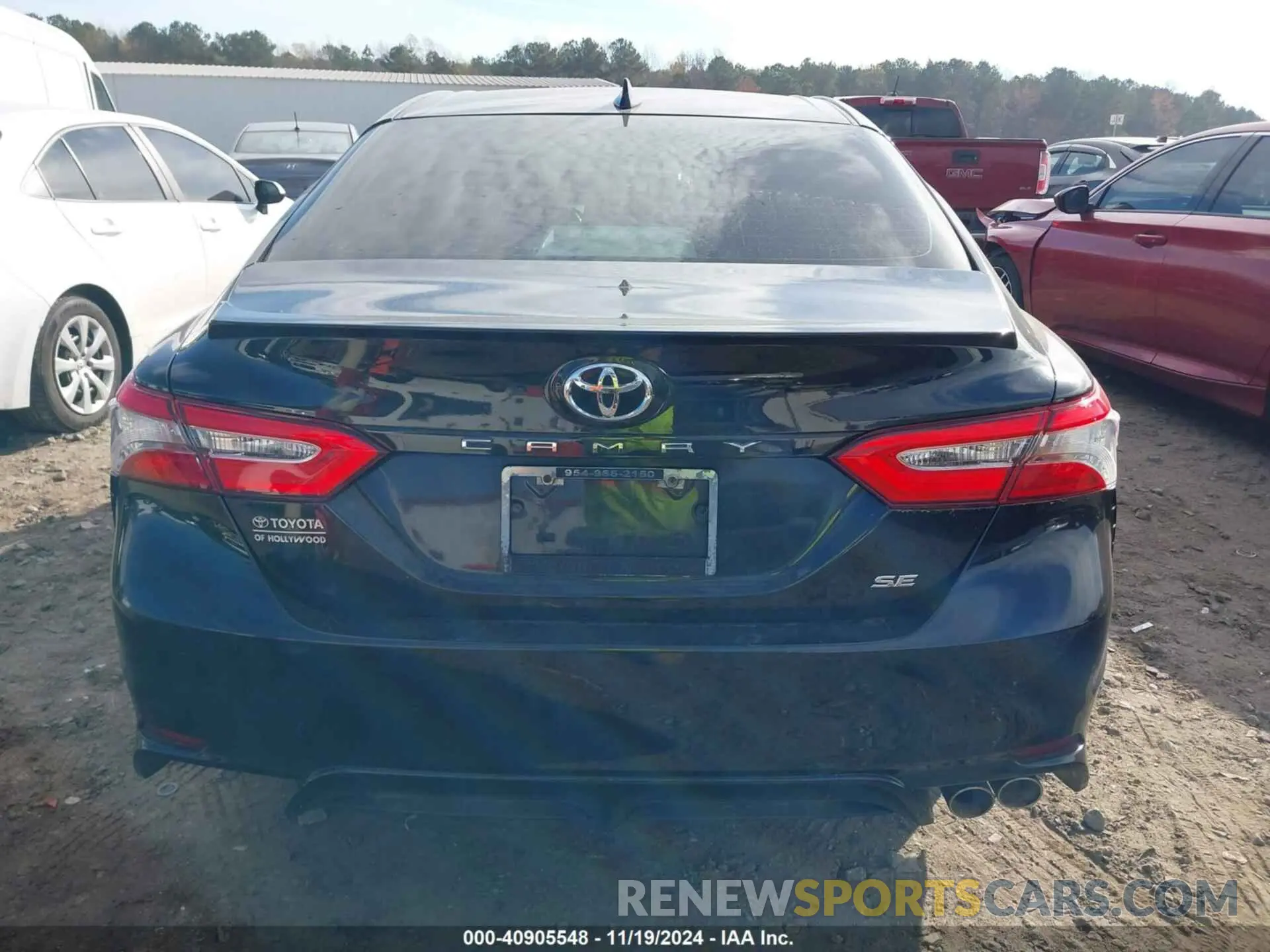 17 Photograph of a damaged car 4T1B11HK3KU783484 TOYOTA CAMRY 2019
