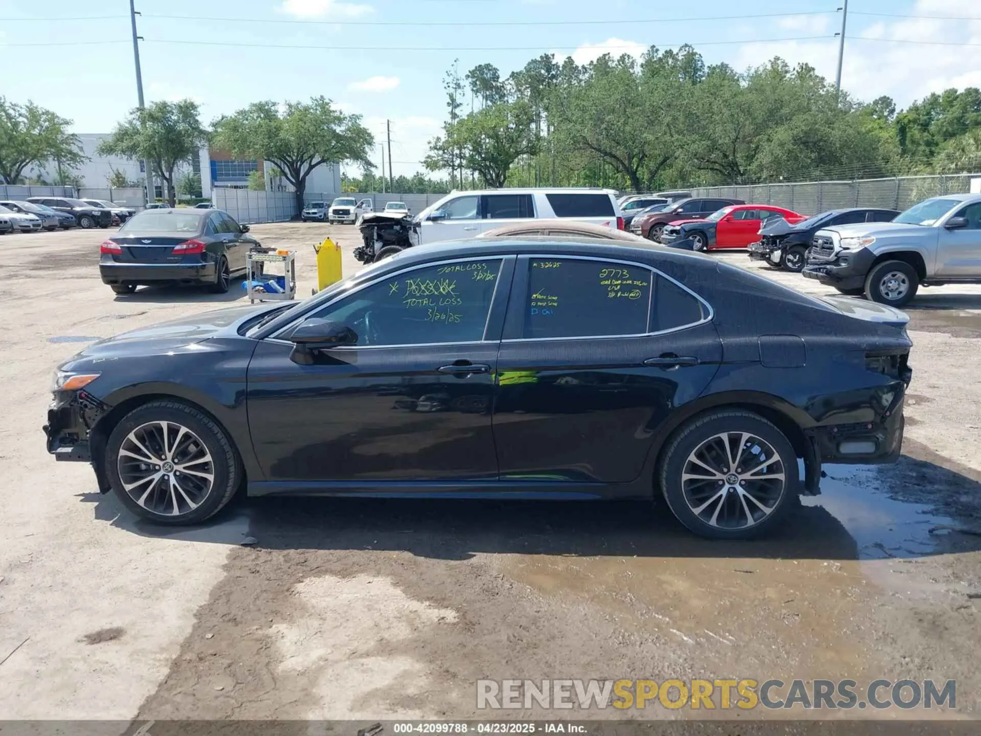 15 Photograph of a damaged car 4T1B11HK3KU787308 TOYOTA CAMRY 2019