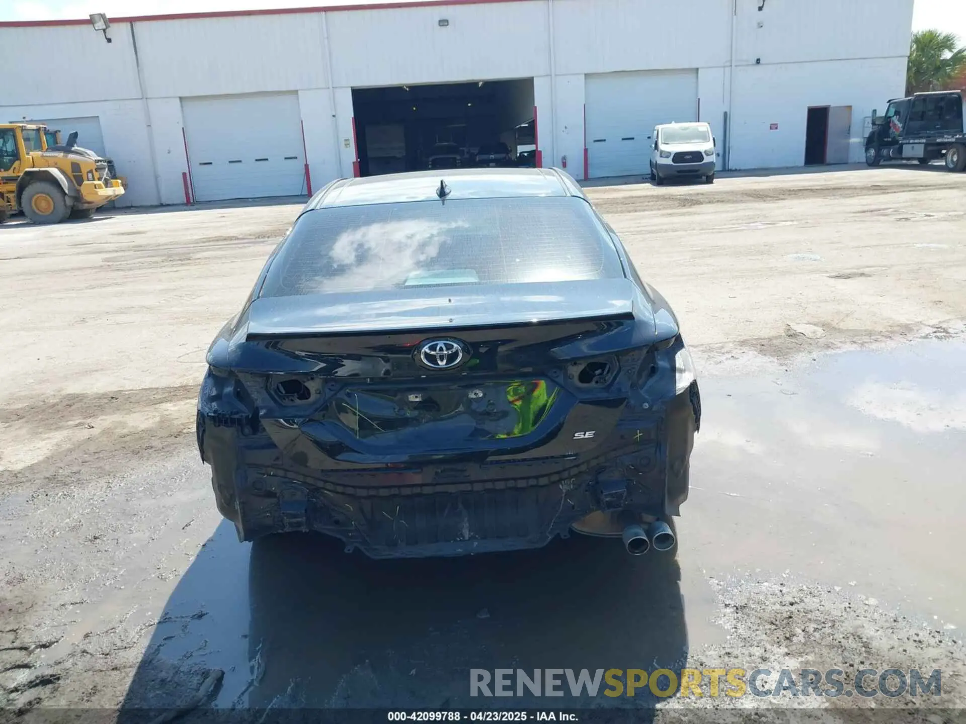 17 Photograph of a damaged car 4T1B11HK3KU787308 TOYOTA CAMRY 2019